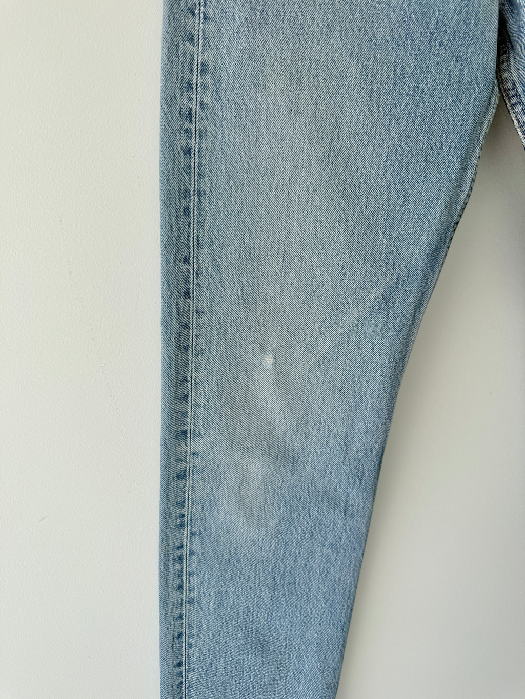 W26 L33 vintage Levis 501 25/26” measured waist medium faded blue 501s Y2K