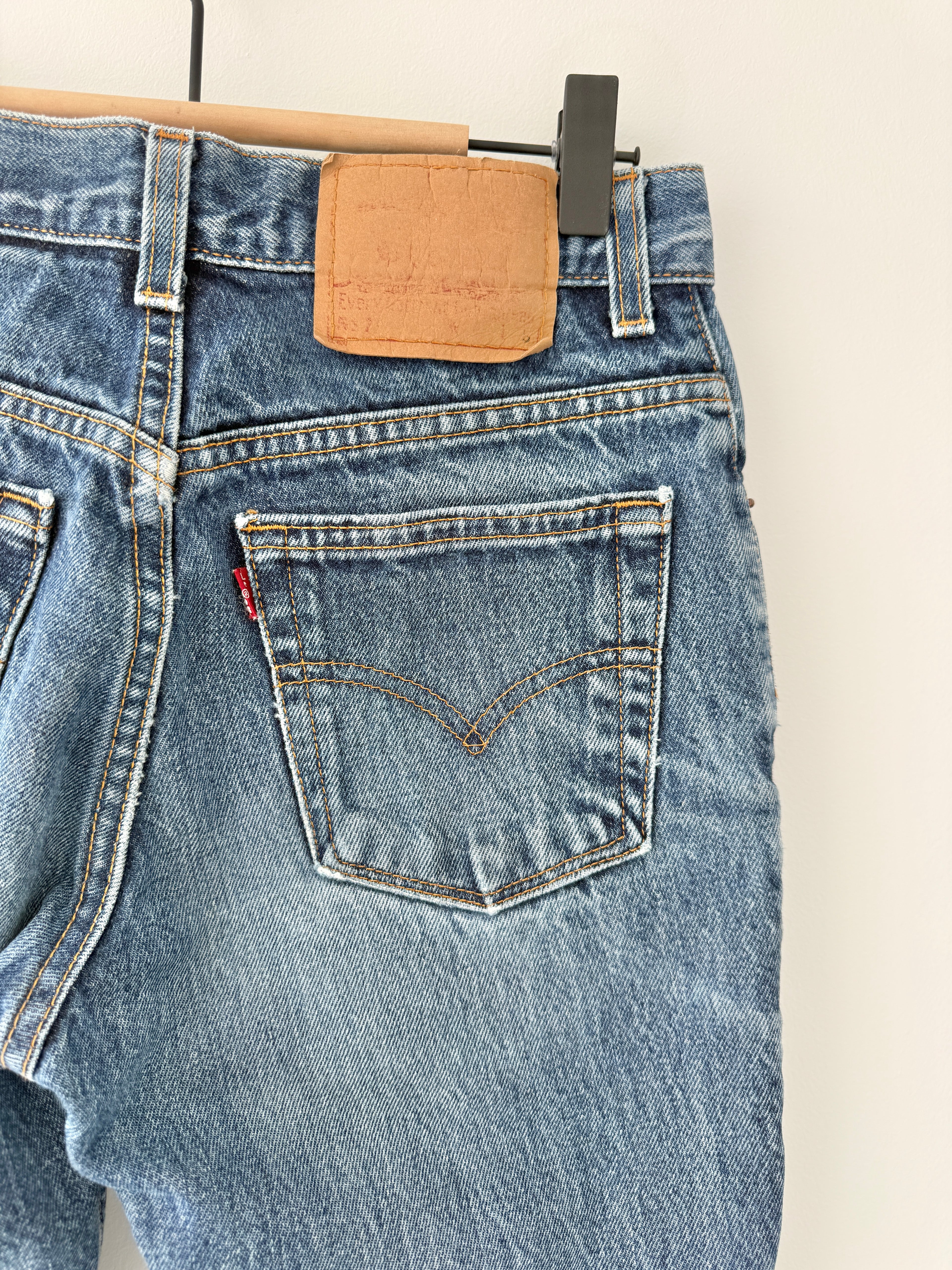 W25 L29 vintage Levis 517 24-25”” measured dark faded blue 90s USA 517s