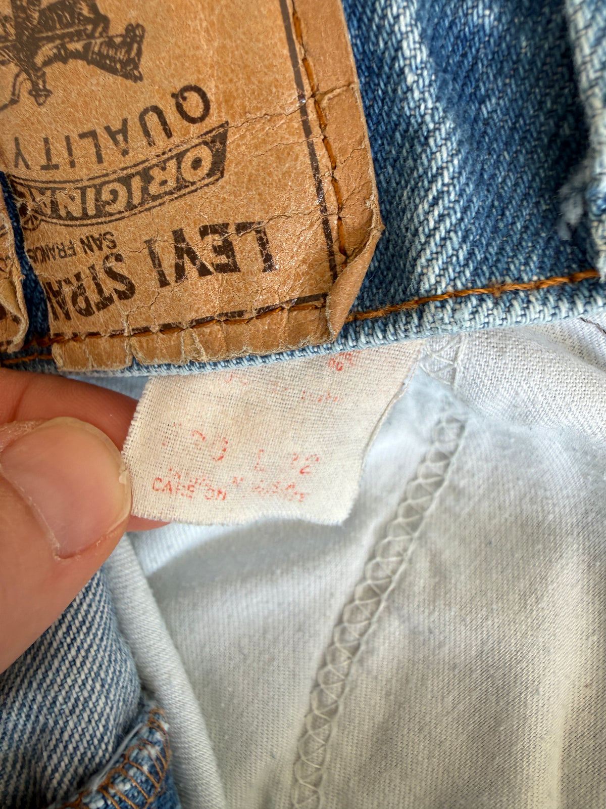 W27 L31 vintage Levis 509 27” measured medium blue faded  80/90s 509s