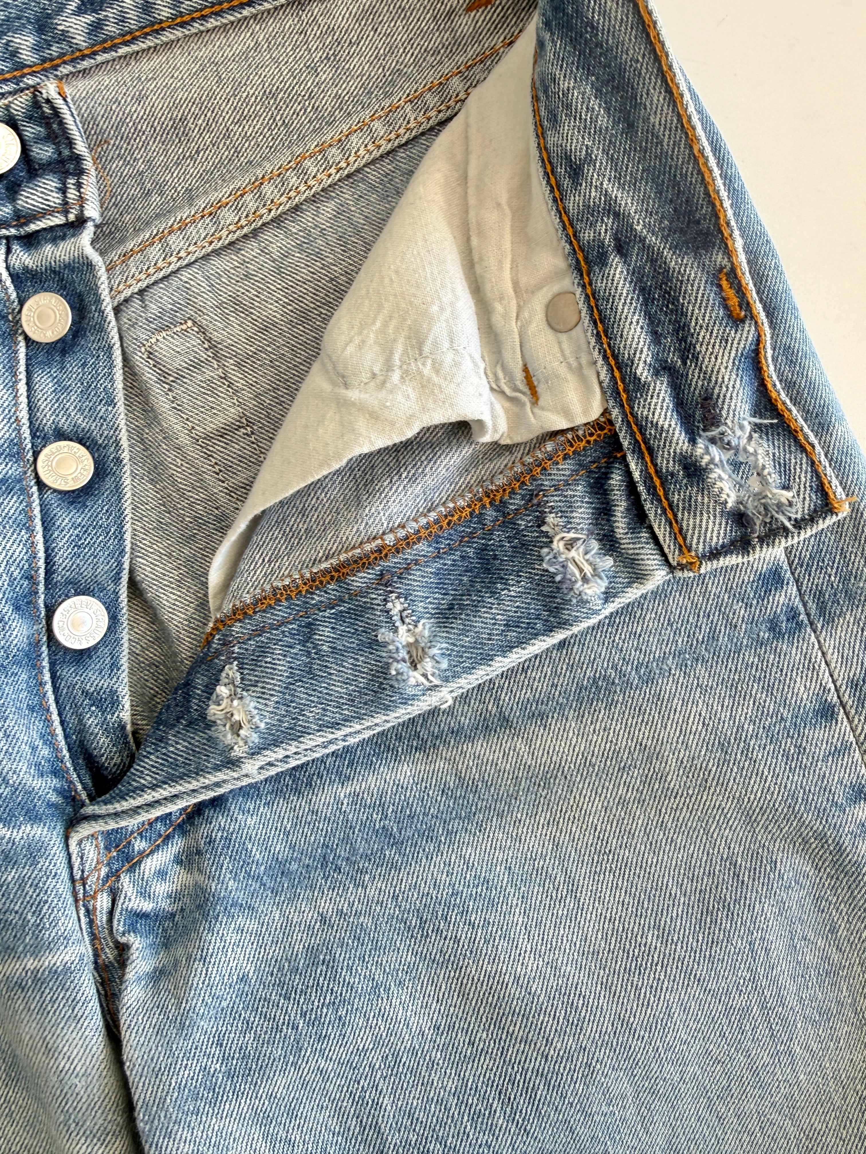 W27 vintage Levis 501 shorts 26/27” dark faded blue Levi’s 501s USA early 90s