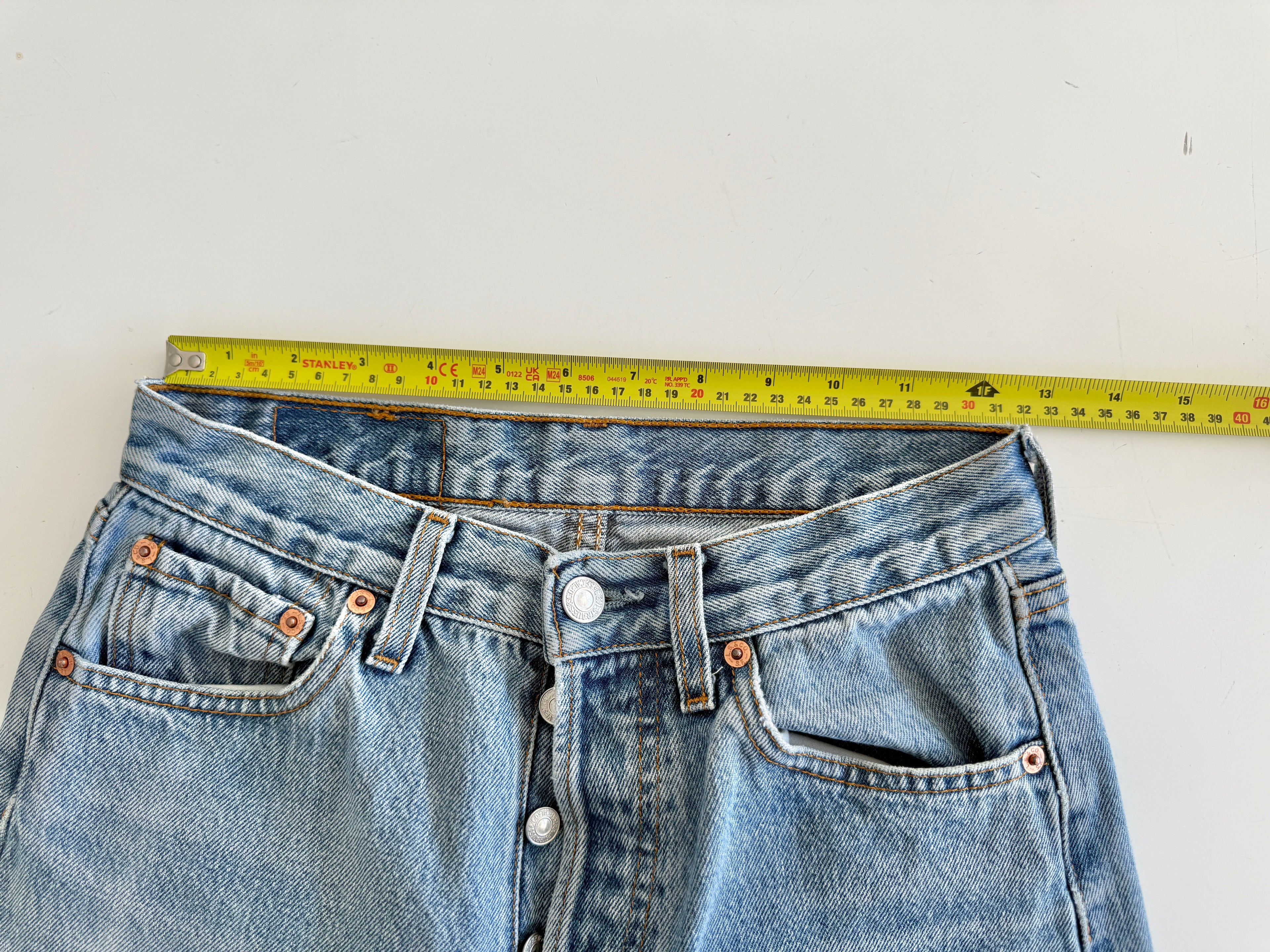 W25 L29 vintage Levis 501 24/25” measured denim medium faded blue 90’s levi’s 501s