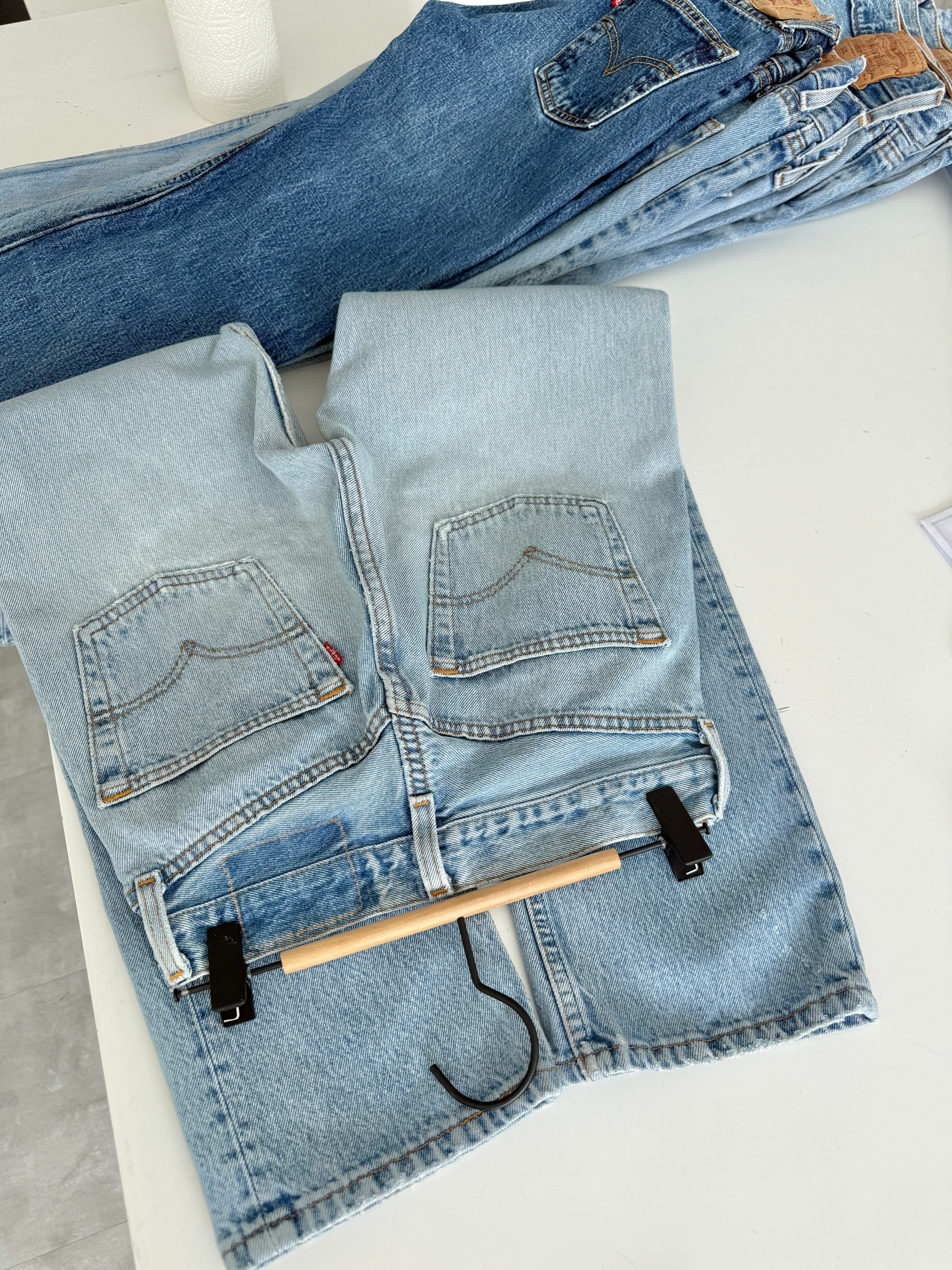 Soft W25 L29 vintage Levis 501 24/25” measured waist light blue 501s made in 90s USA