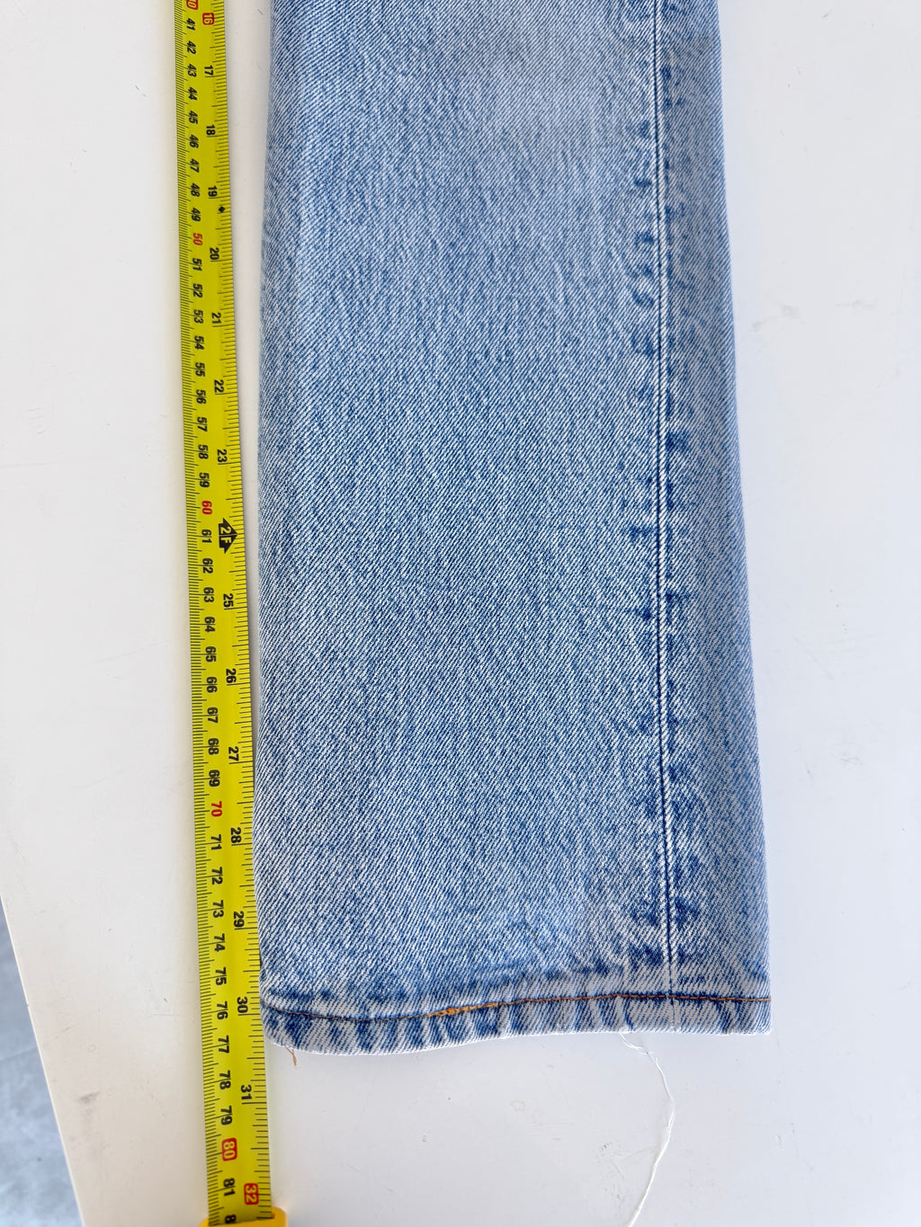 W23 L30 vintage Levis 501s 22/23” light medium blue Levi’s 501s 90s