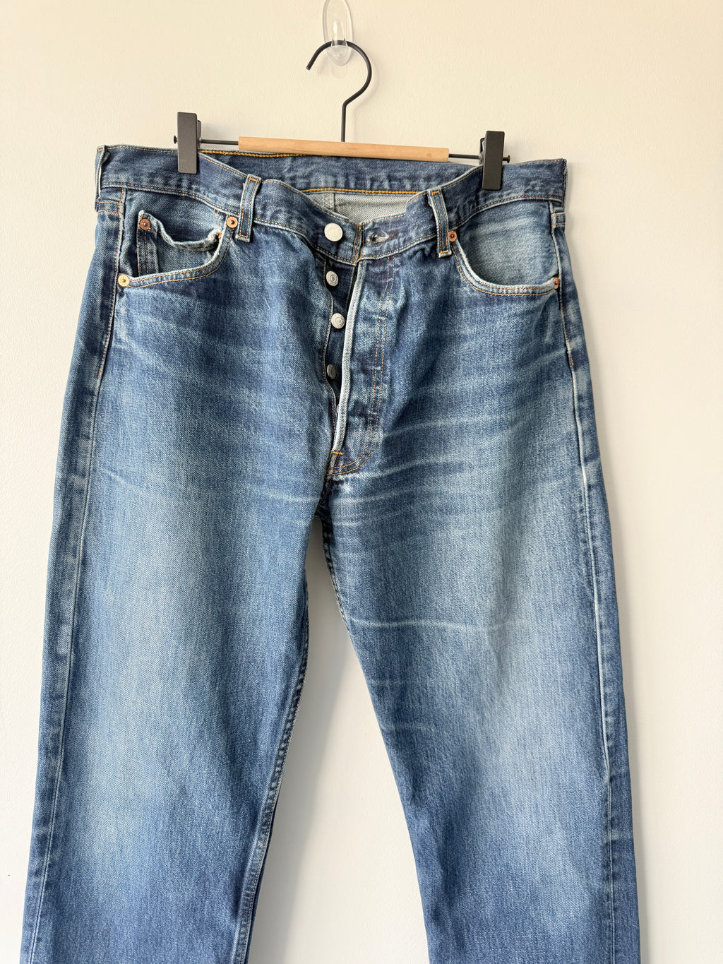 W33 L33 vintage Levis 501 dark blue 33” measured waist Y2K levis 501s