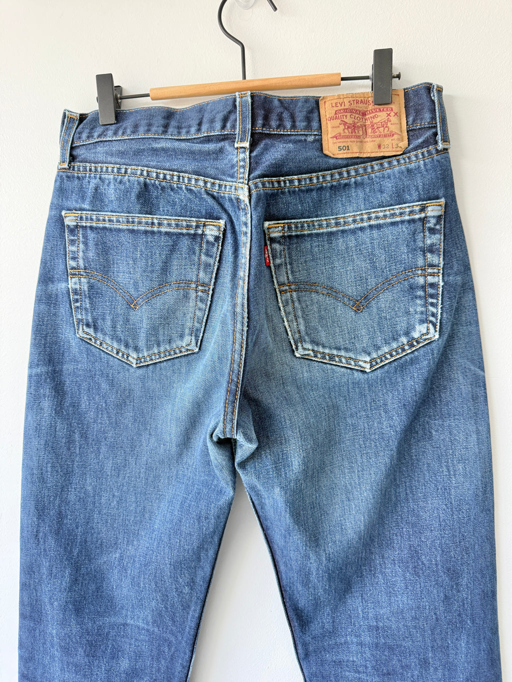 W30 L29 vintage Levis 501 29/30” dark blue Levi’s 501s Y2K