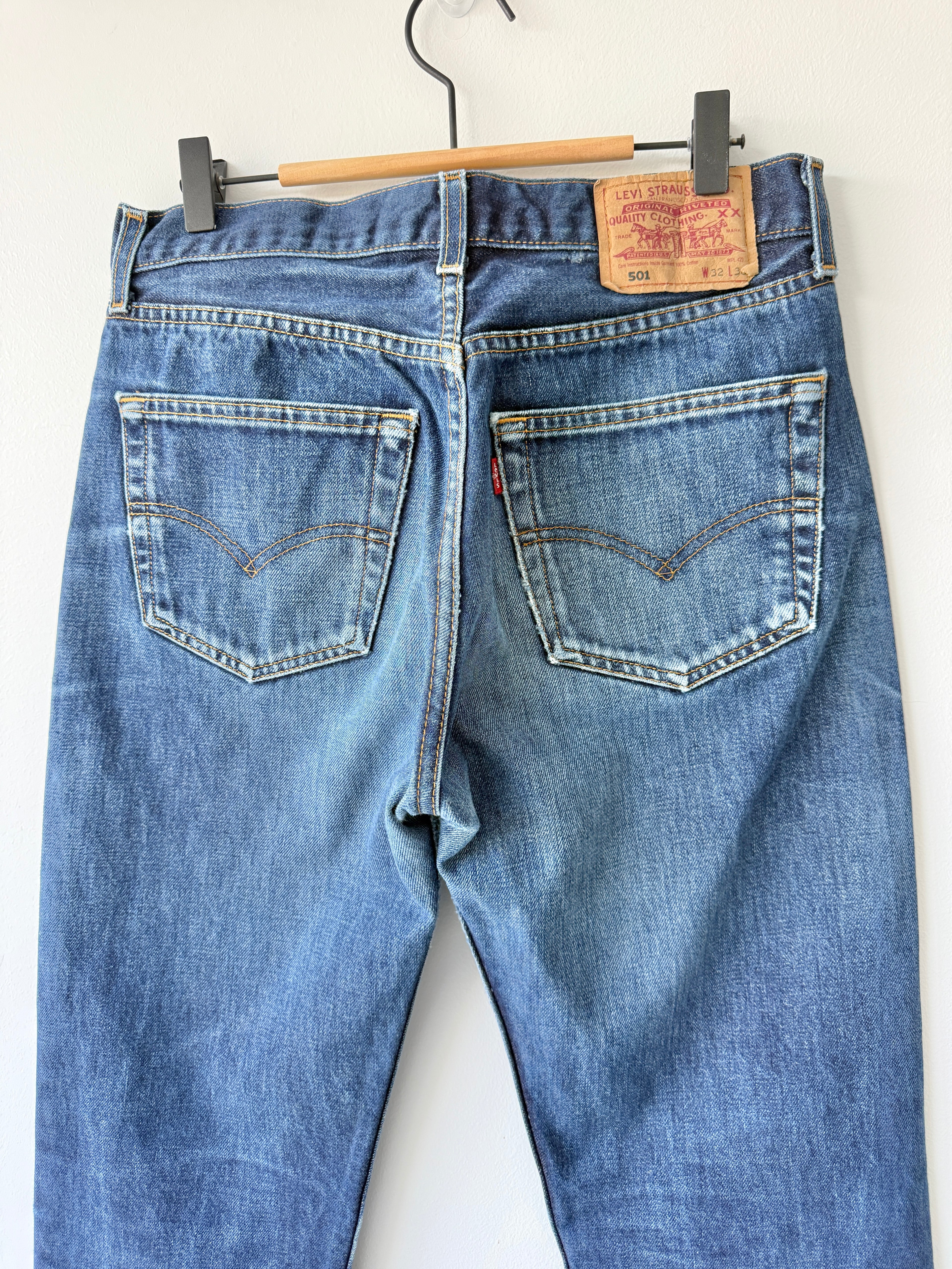 W30 L29 vintage Levis 501 29/30” dark blue Levi’s 501s Y2K