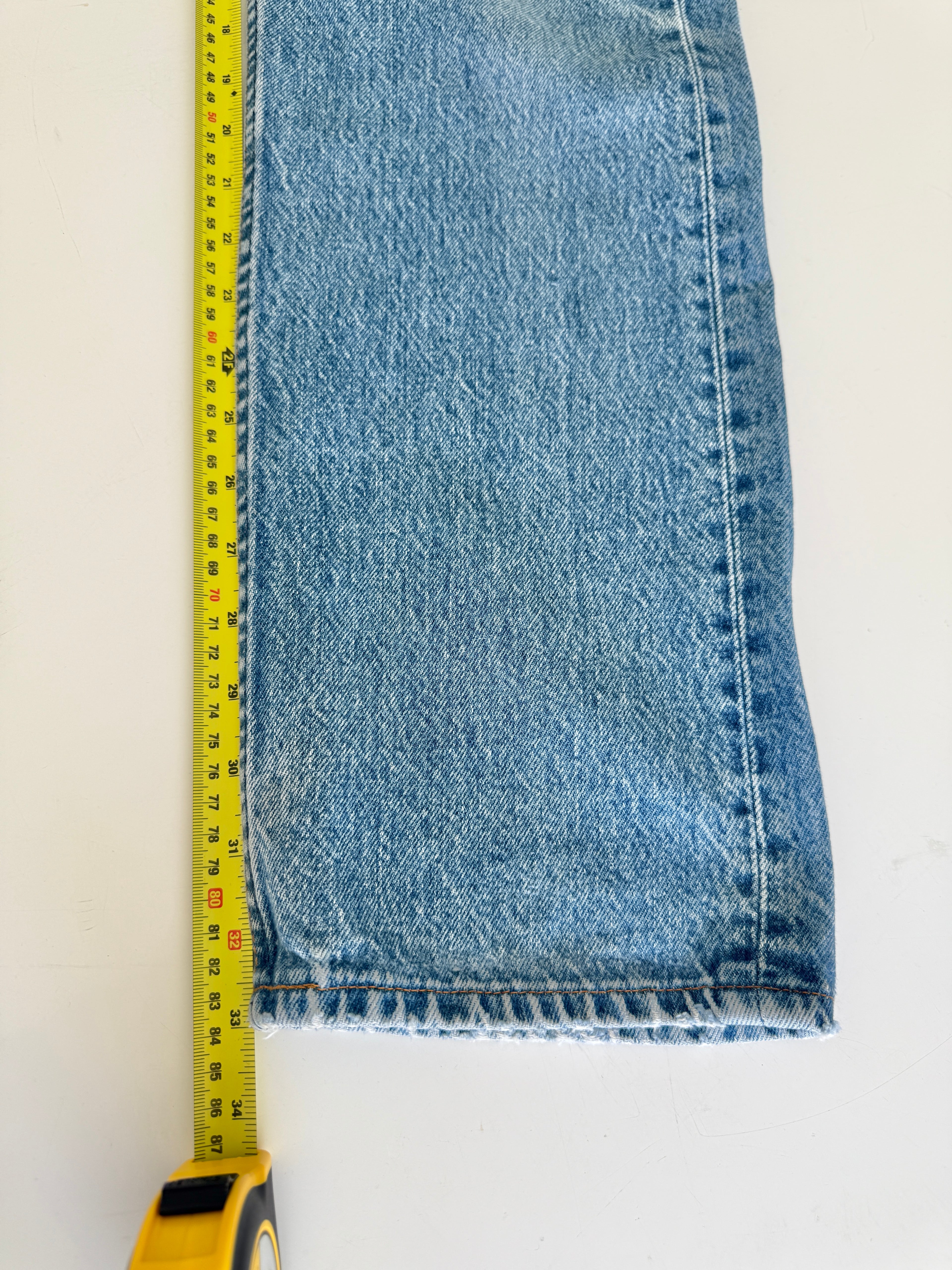 W28 L32 vintage Levis 501 27-28” measured medium faded blue made in 80s