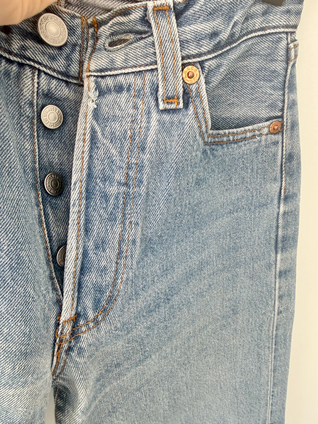 W23 L29 vintage Levis 501s 22-23” measured medium blue 90s Levi’s 501s