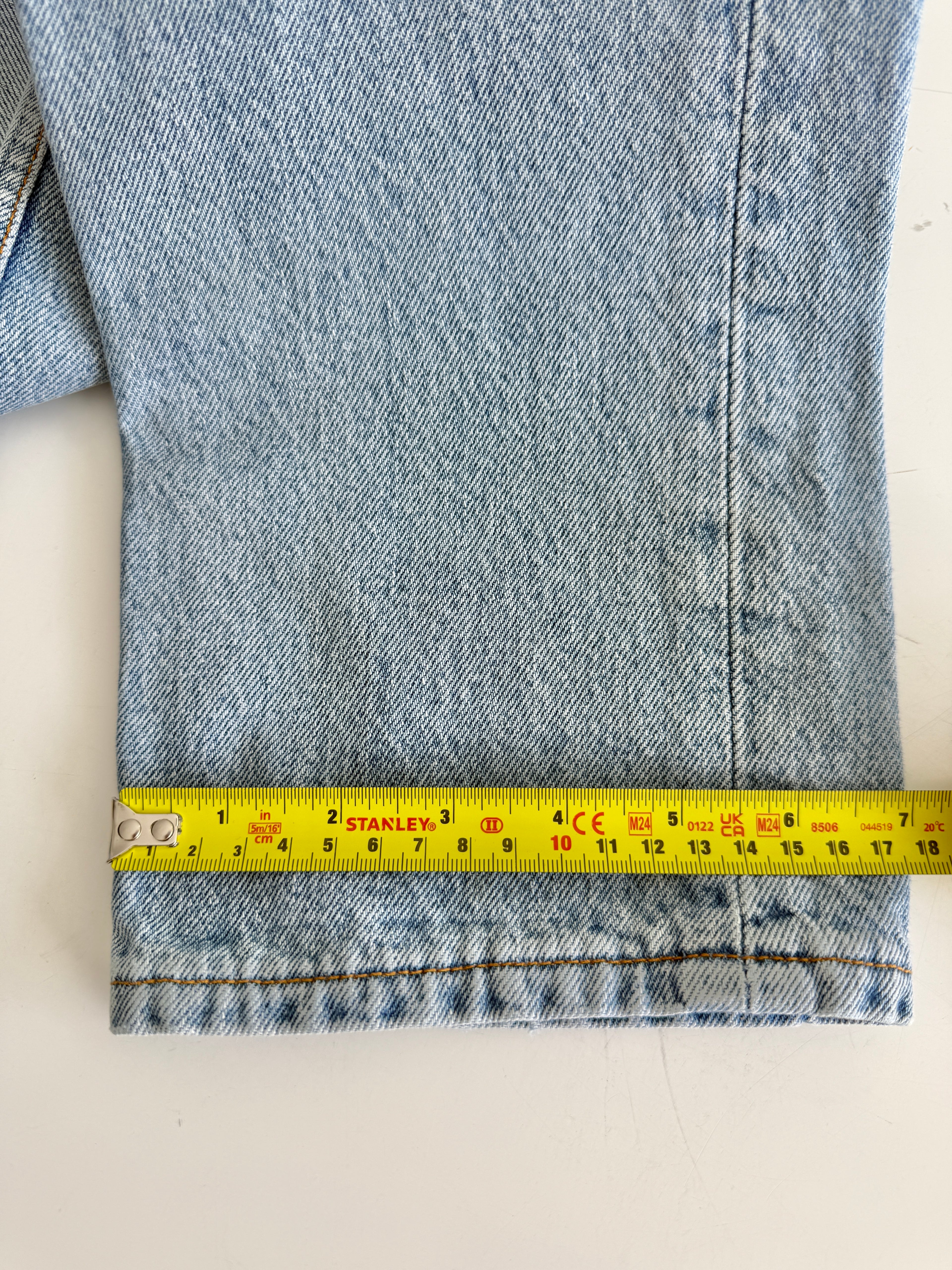 W24 L29 vintage Levis 501 23-24” measured light blue denim 90’s 501s