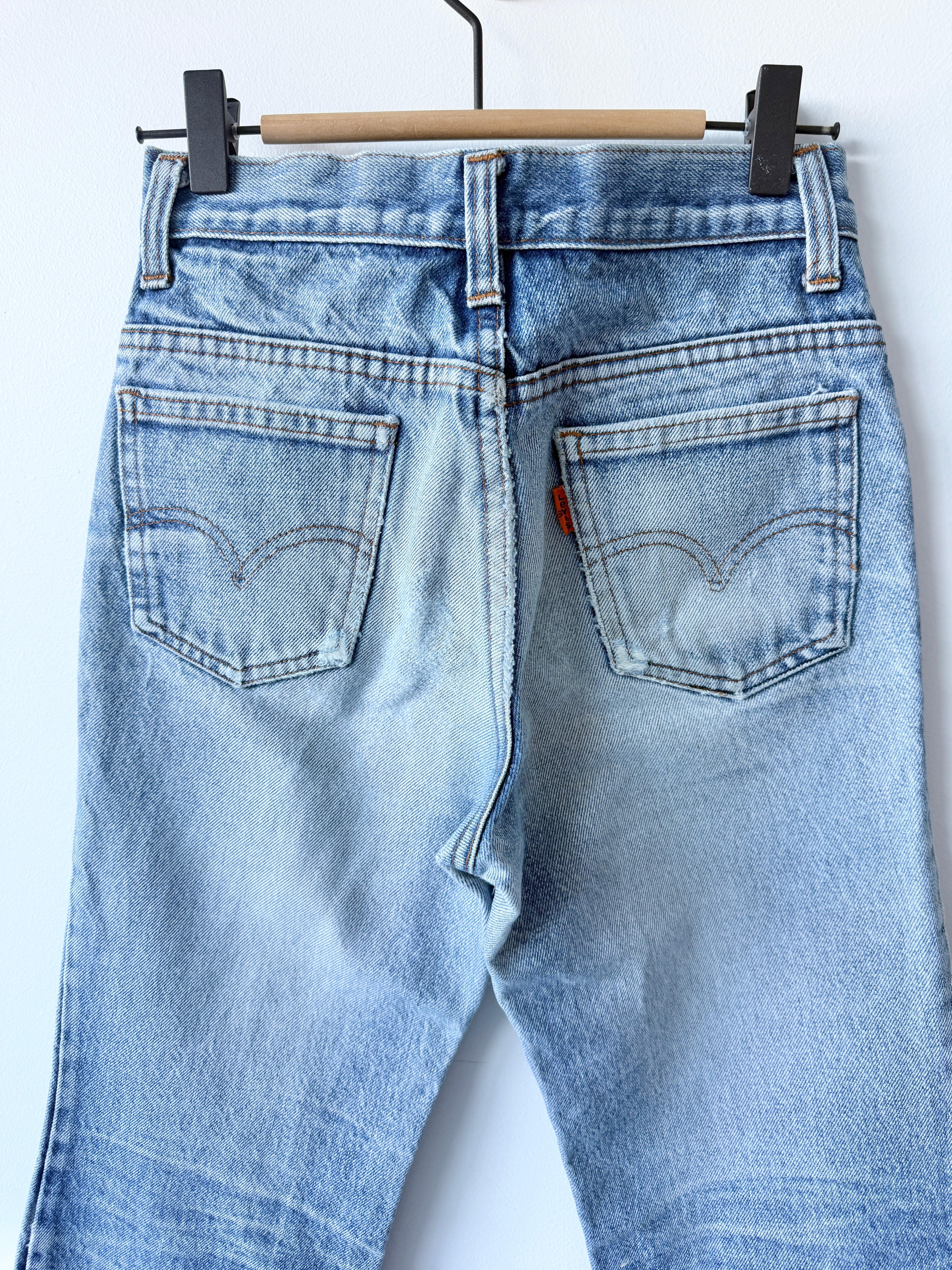 W24 L26 vintage Levis 24/25” measured whiskers denim medium faded blue 70s/80’s levi’s