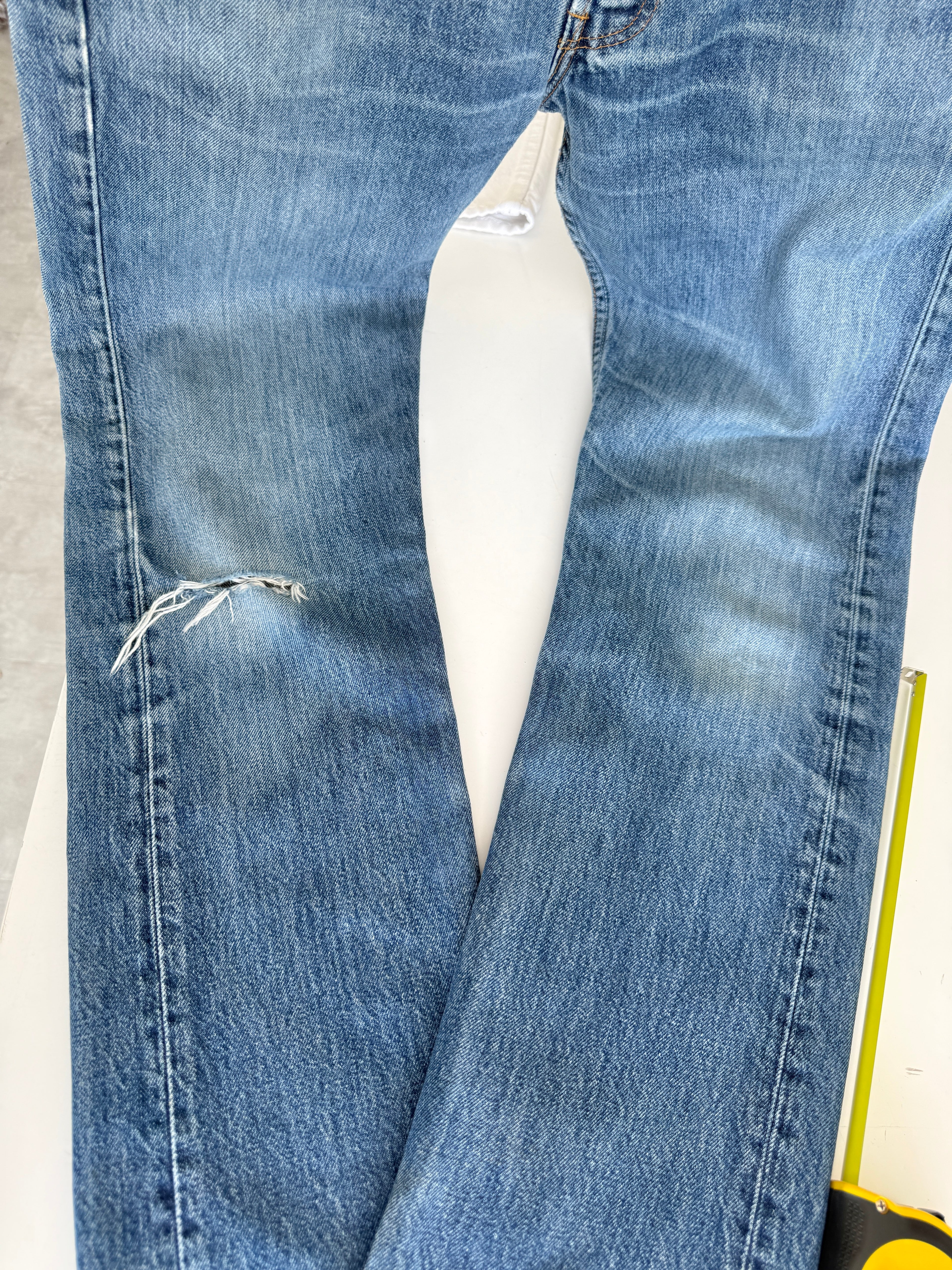 Soft W28 L31 vintage Levis 501 27/28” measured waist faded dark blue 501s 90s denim