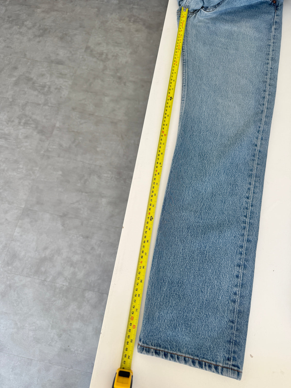 W29 L33vintage Levis 501s 28/29” measured medium fade blue Y2K 501s
