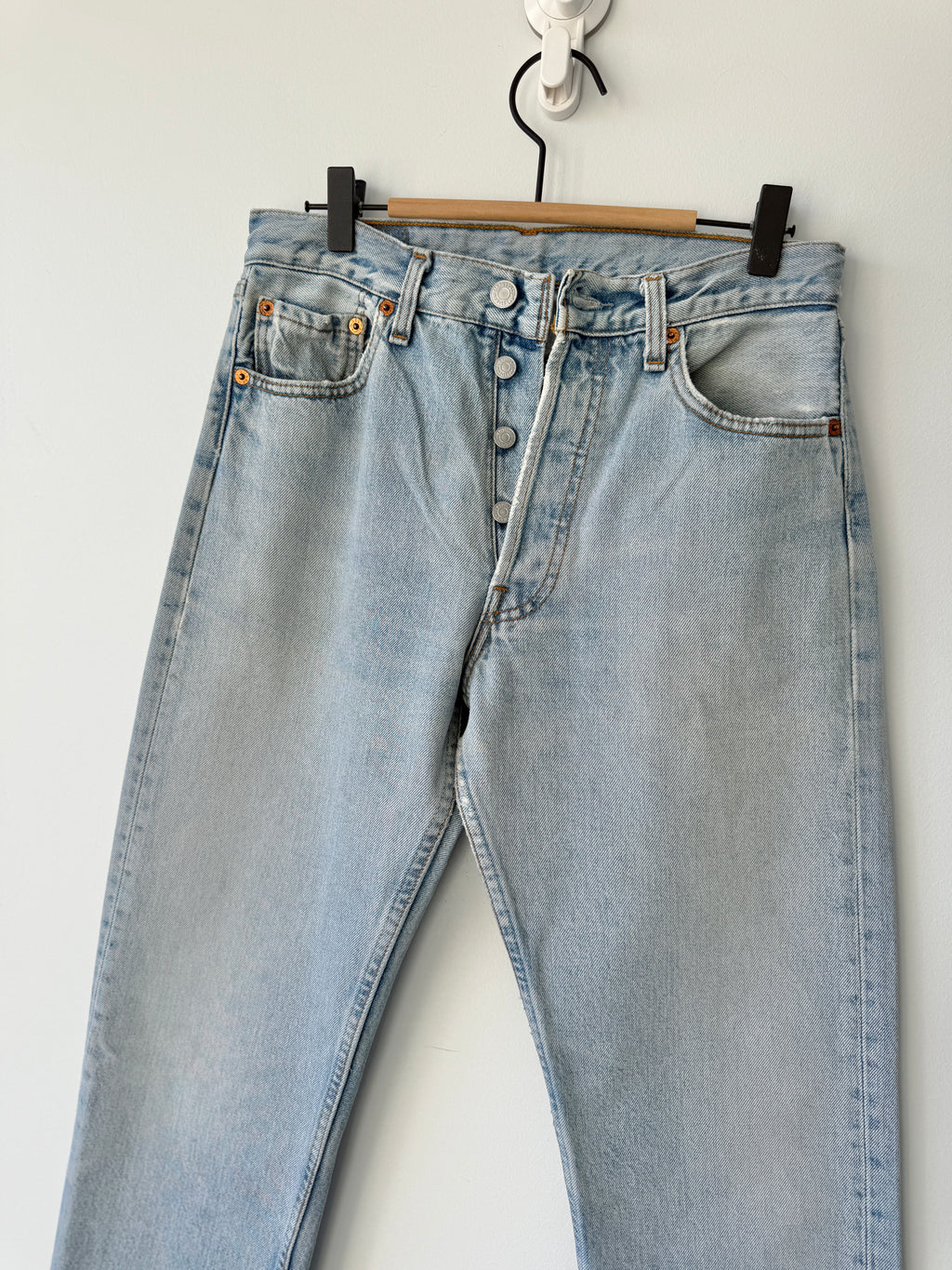 W27 L33 vintage Levis 501 27” measured light faded blue 90’s levi’s 501s