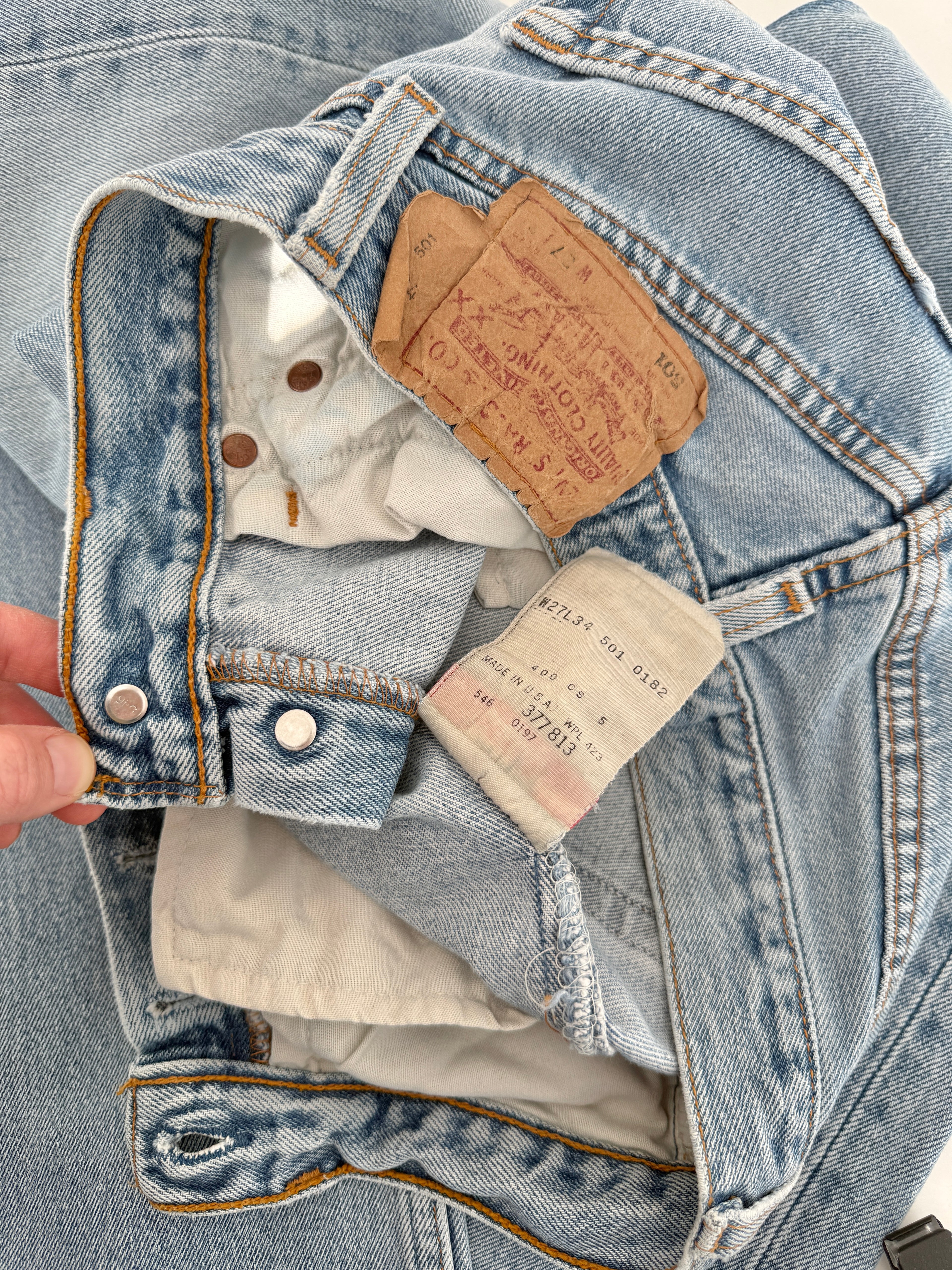 W25 L33 vintage Levis 501s 24/25” medium blue denim Levi’s 501s 90s USA