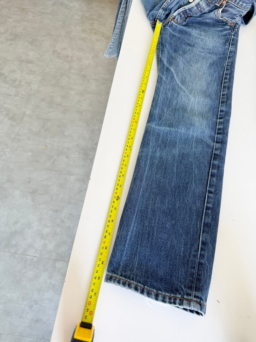 W27 L30 vintage Levis 501 dark blue 25/27” measured waist Y2K levis 501s