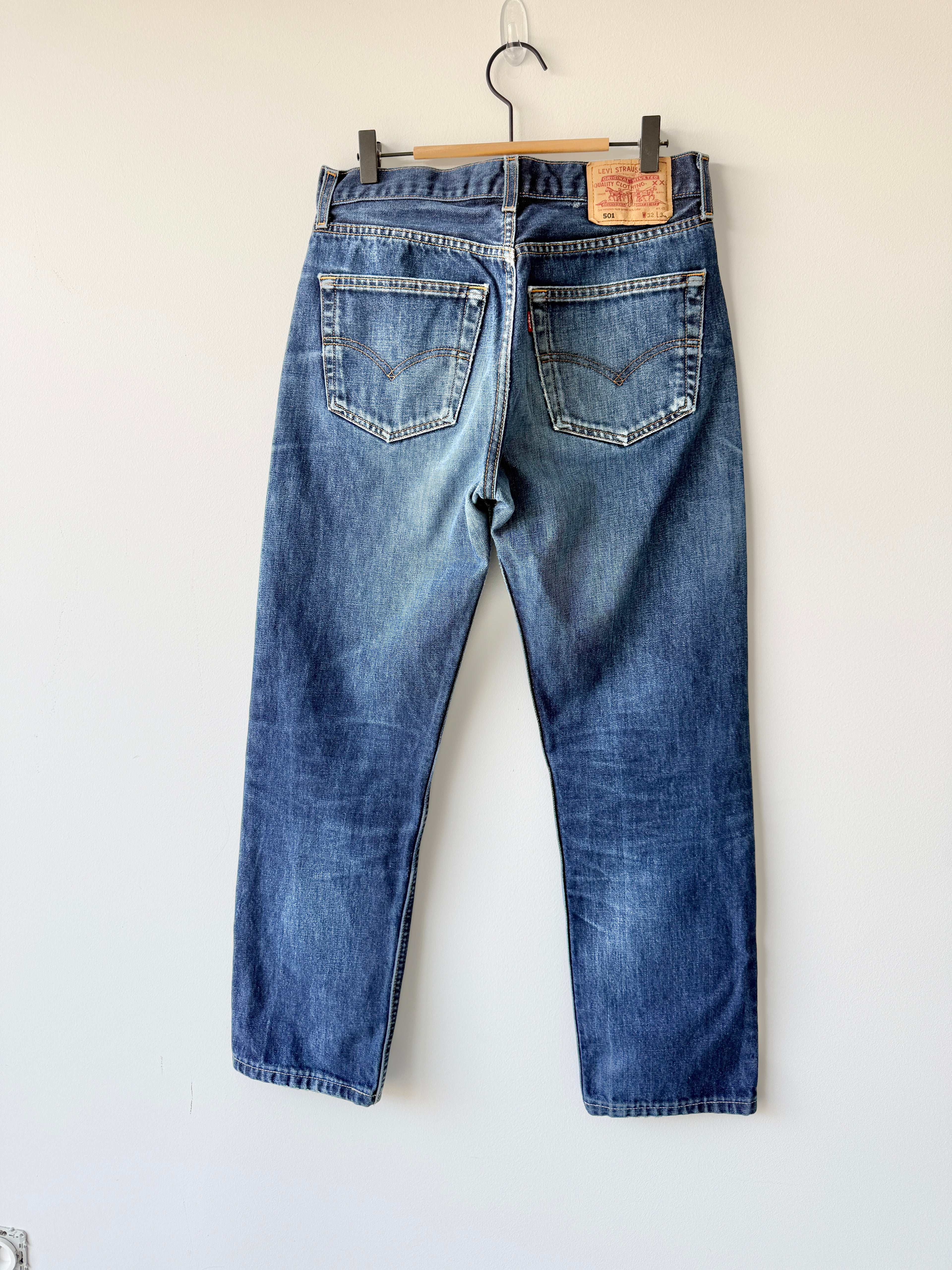 W30 L29 vintage Levis 501 29/30” dark blue Levi’s 501s Y2K