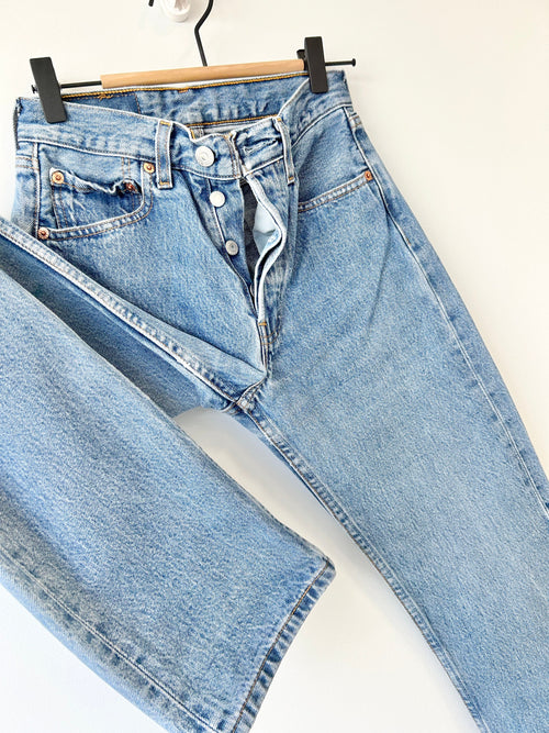 Levis 501 vintage W24 L31 Levi’s blue stone wash faded blue 501 Levi’s made in 90s denim straight leg 501 vintage Levi’s