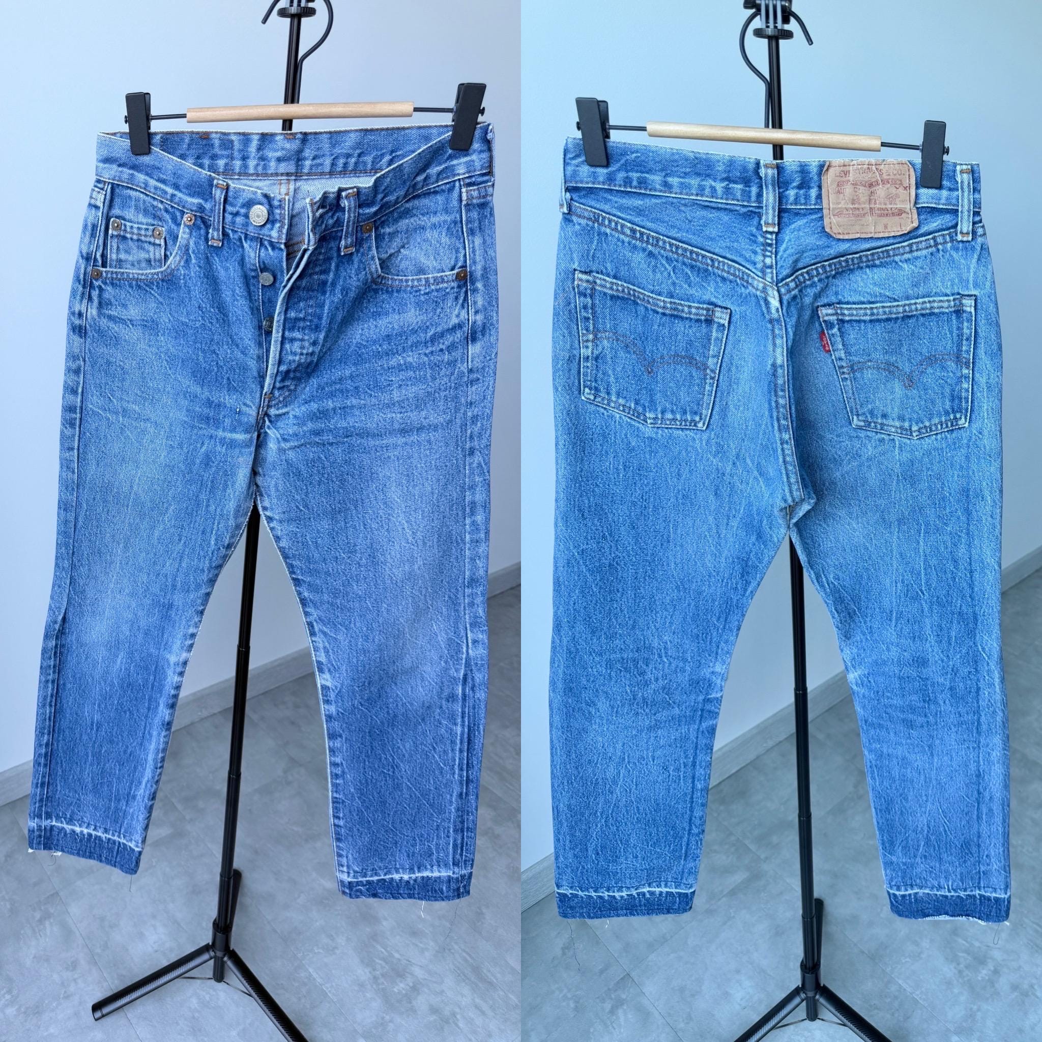 W26 L28 Levis 501 vintage 25-26” measured waist raw dark blue faded  made in 70s France  hol