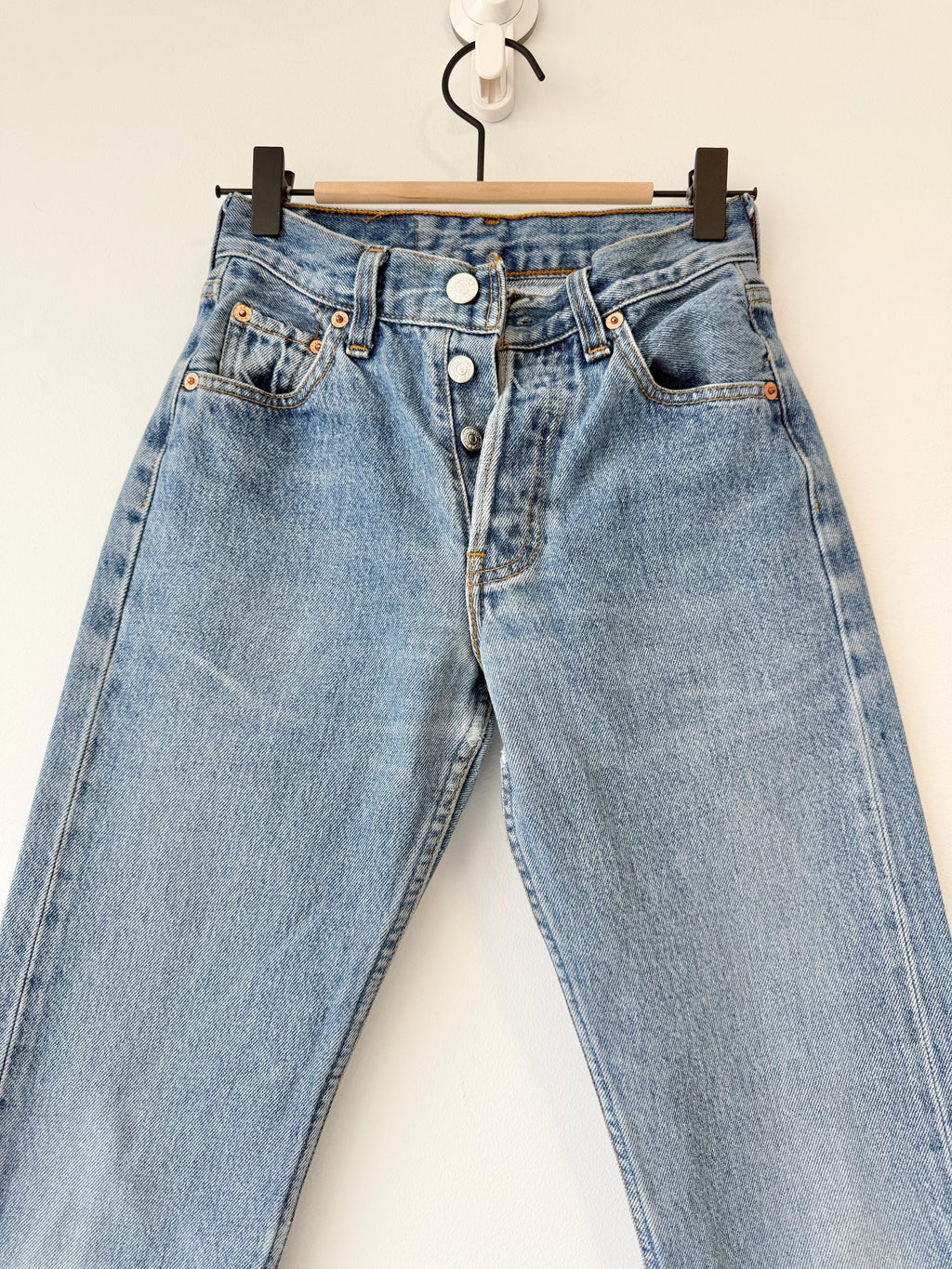 Softer w22 L27 Levis 501 vintage medium blue 90s denim straight leg jeans 501 21”/22” waist