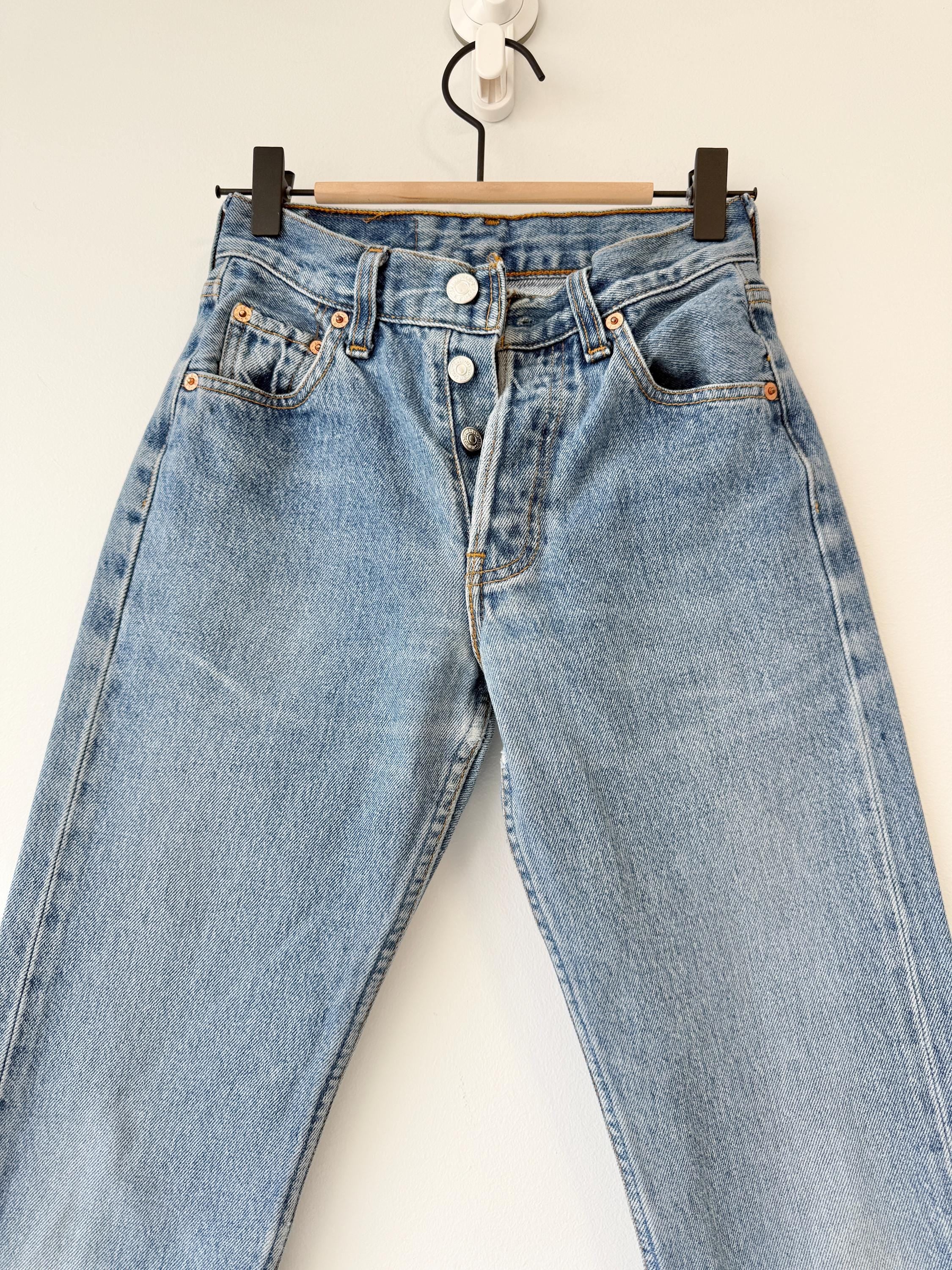 Softer w22 L27 Levis 501 vintage medium blue 90s denim straight leg jeans 501 21”/22” waist