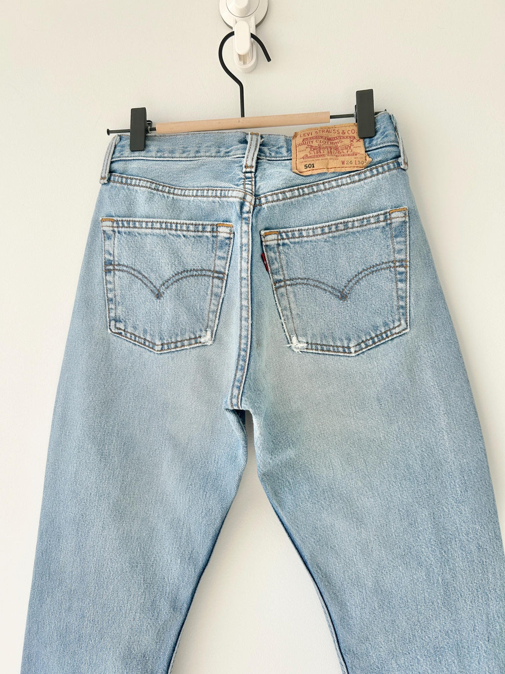 Levis 501 vintage w24 L29 Levi’s faded worn light blue straight leg Levi’s 501 90s vintage Levi’s 501  (23/24 waist)