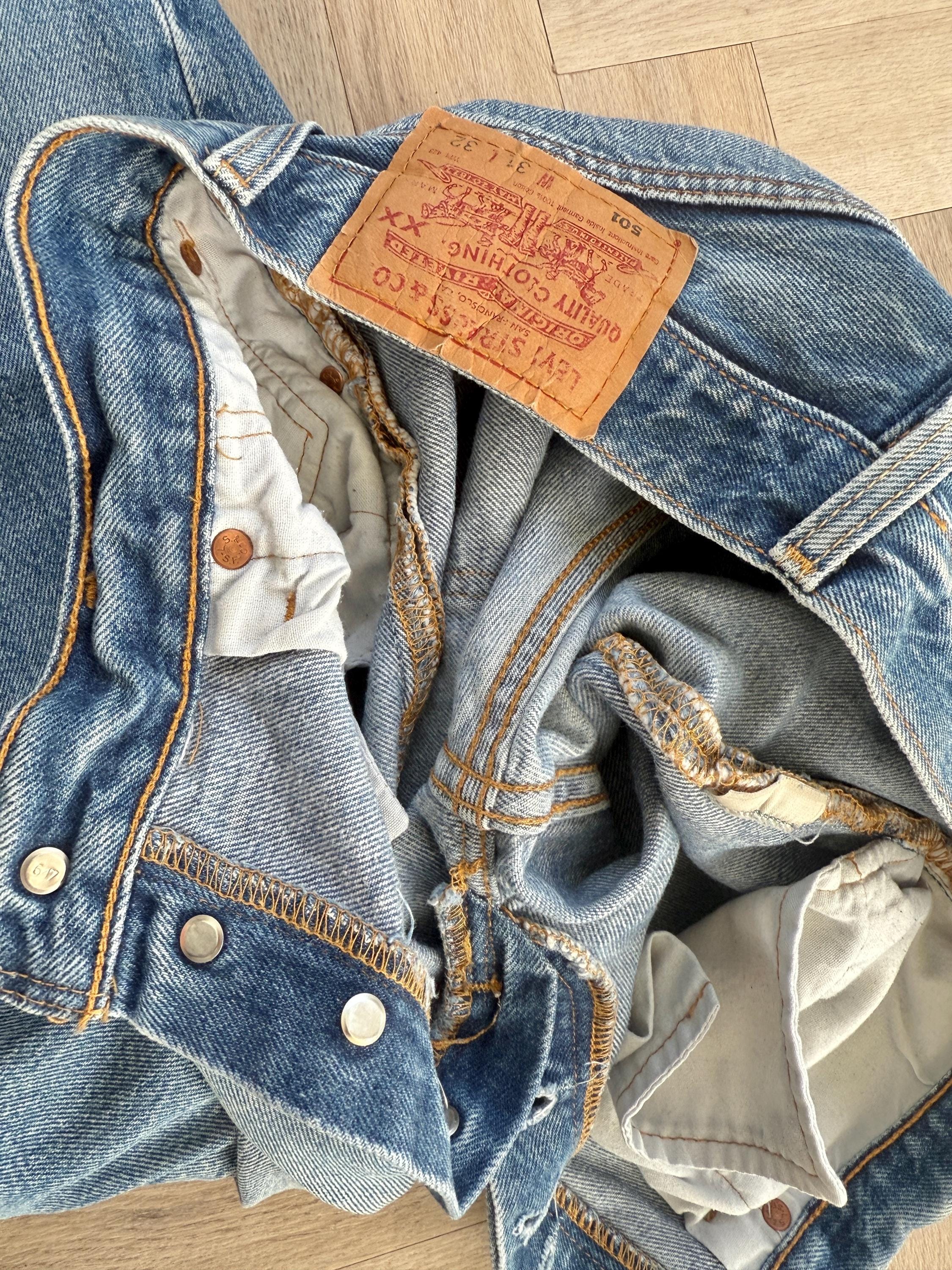 W30 L31 vintage Levis 501 29-30” measured medium blue made in 90s
