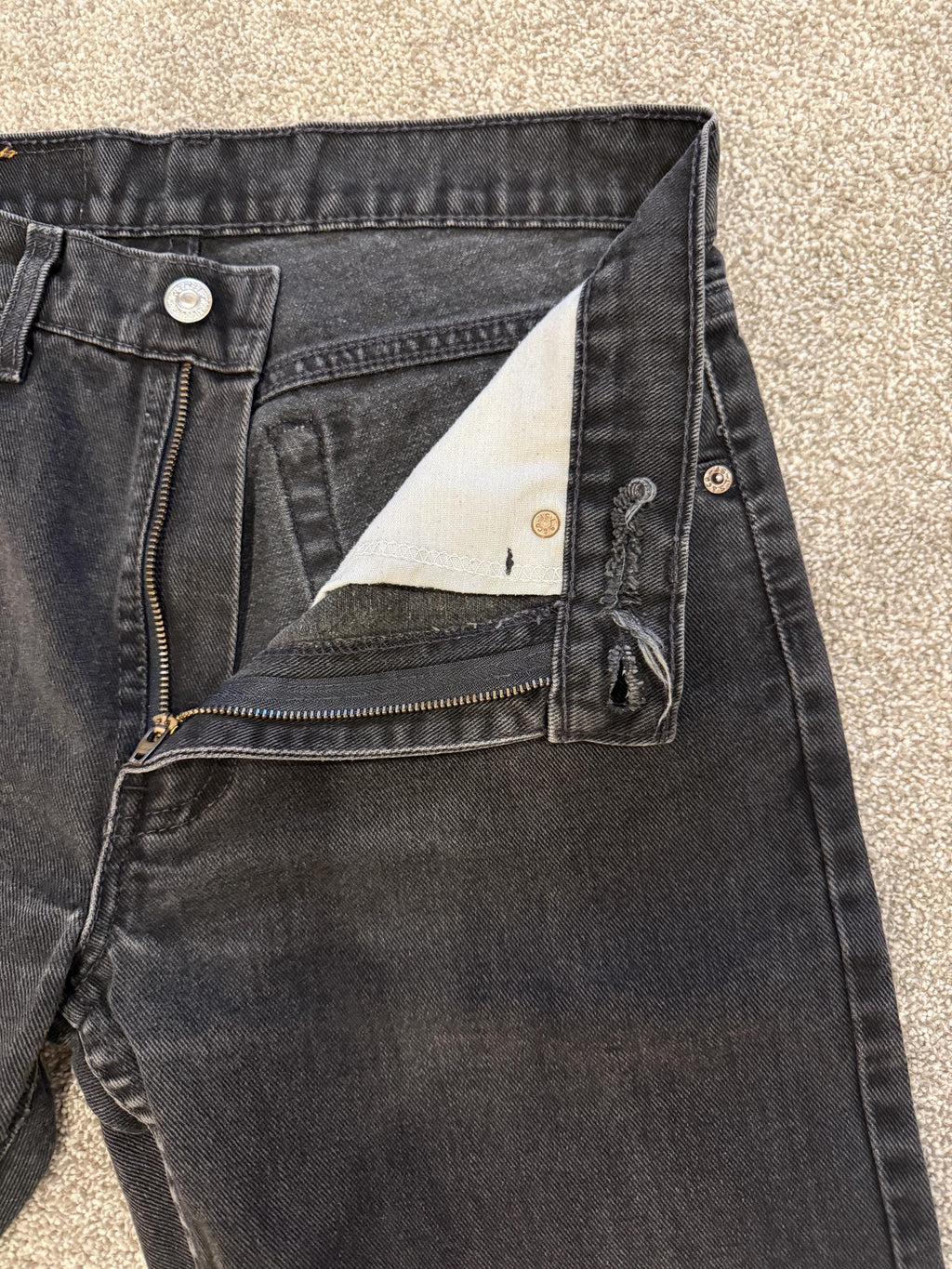 w31 L29 Levis 505 vintage black faded black grey made in 90s Canada  straight leg jeans 505 vintage 30”/31” waist