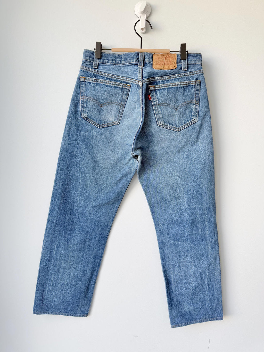 Levis 501s  vintage w30 L26 medium blue 501s made in USA 80s straight leg jeans 501 28”/30” waist