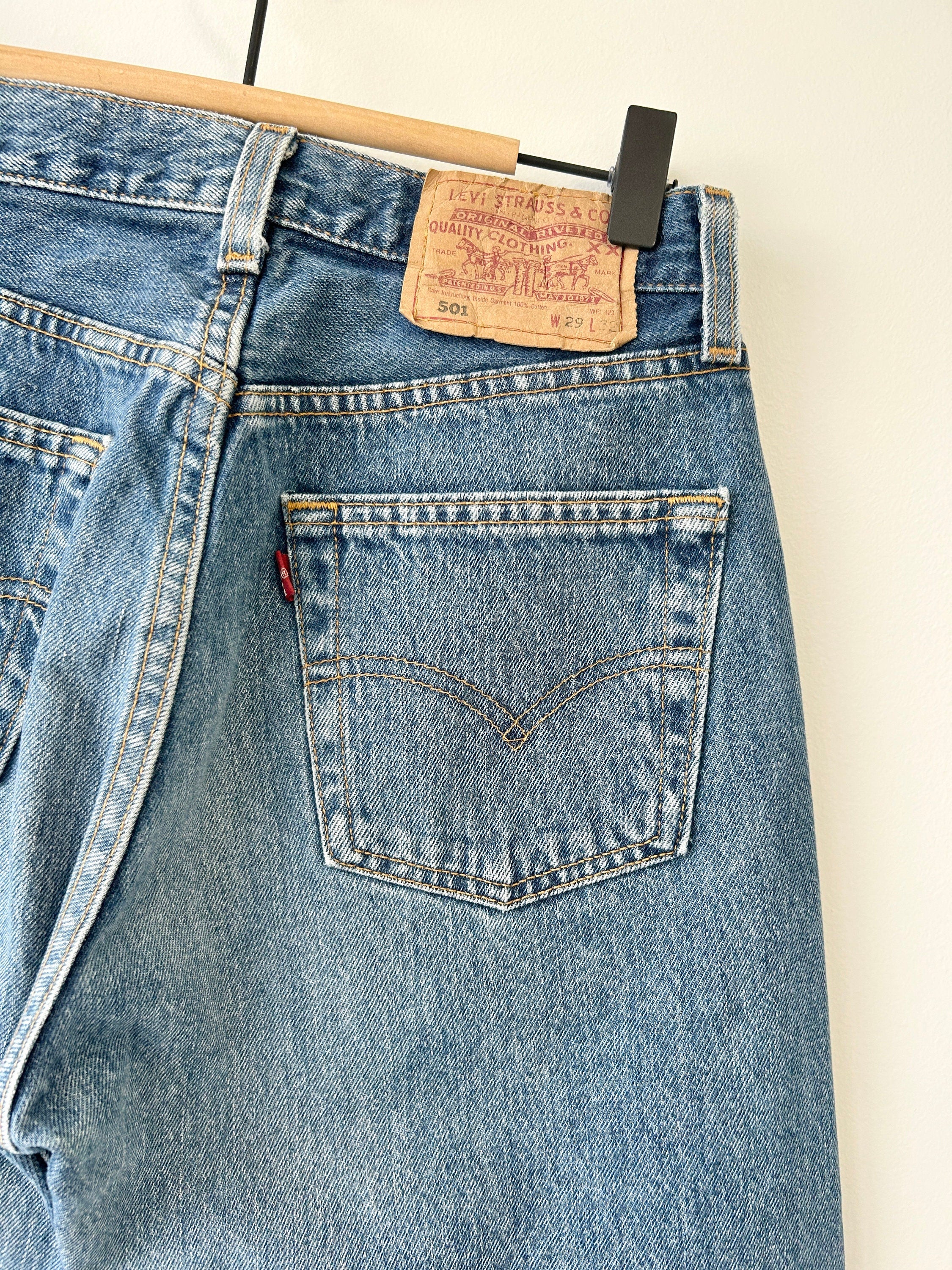 Levis 501 vintage w26 L31 Levi’s 501 medium blue 90s Levi’s USA blue faded blue straight leg blue 501 vintage blue 501 worn vintage Levi’s