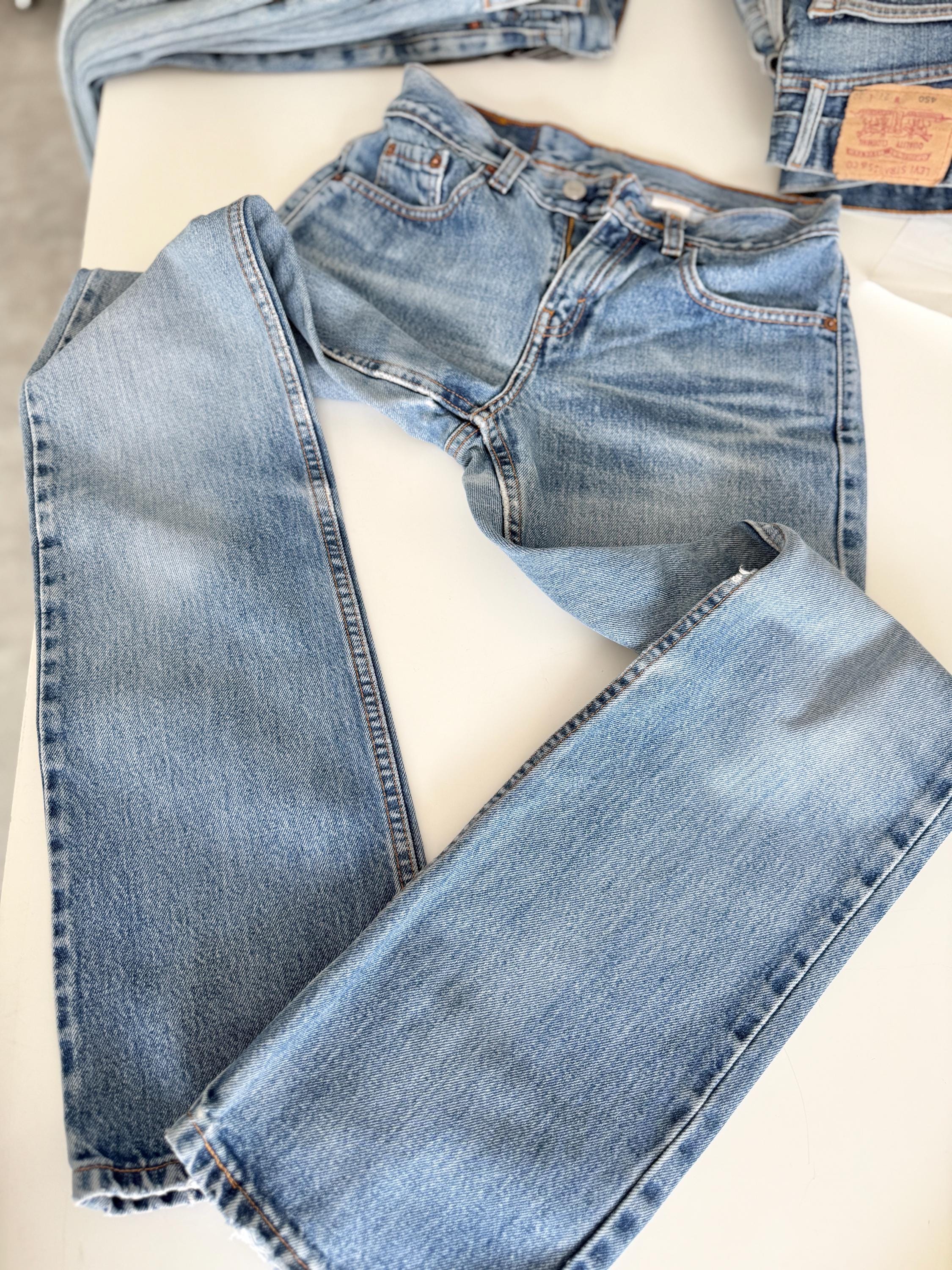 W26 L31 vintage Levis 505 25-27” measured waist medium faded blue