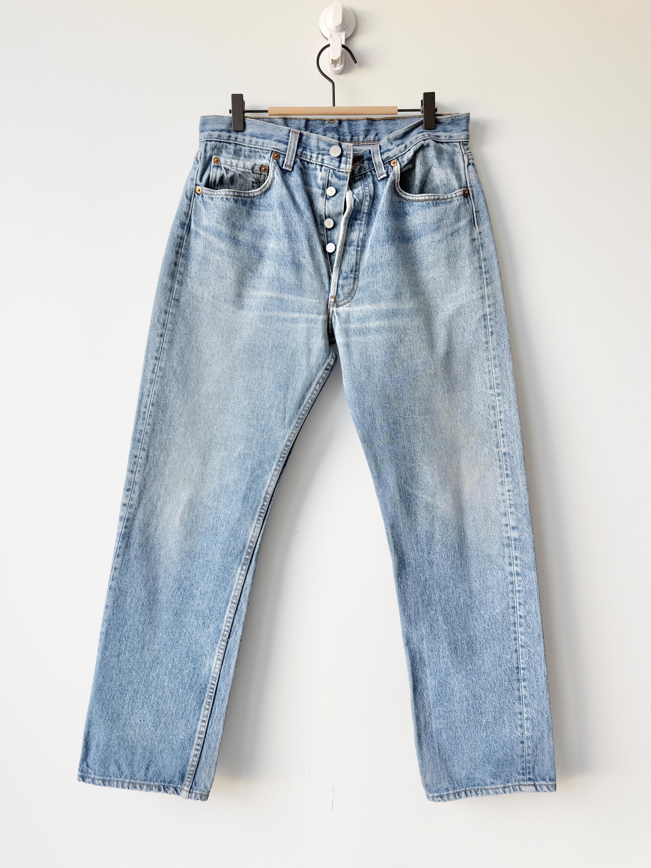 Levis 501s  vintage w31 L29 medium faded blue 501s made in USA 80s straight leg jeans 501 30”/31” waist hol
