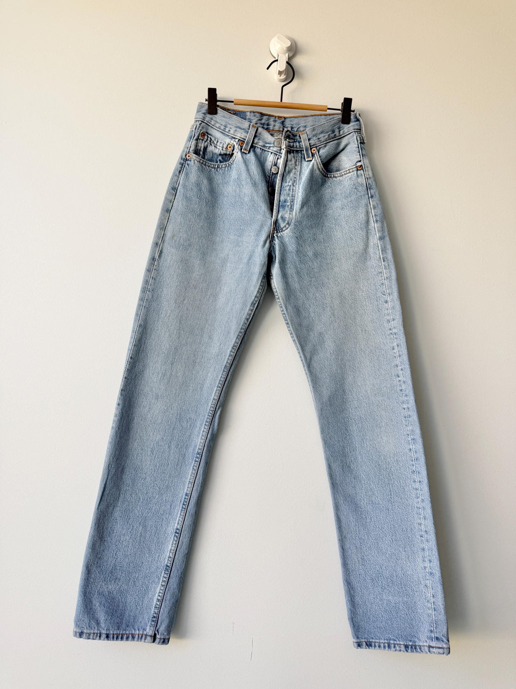 W26 L31 vintage Levis 501 25/26” measured waist medium faded denim made in USA 90s