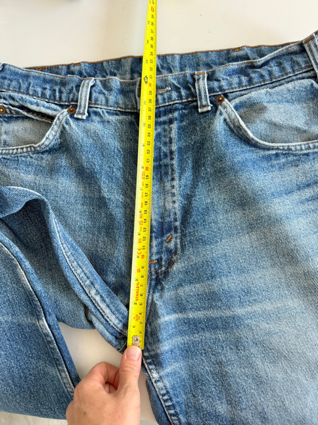 W33 L32 vintage Levis dark faded blue 32/33” measured waist late 80s levis orange tag