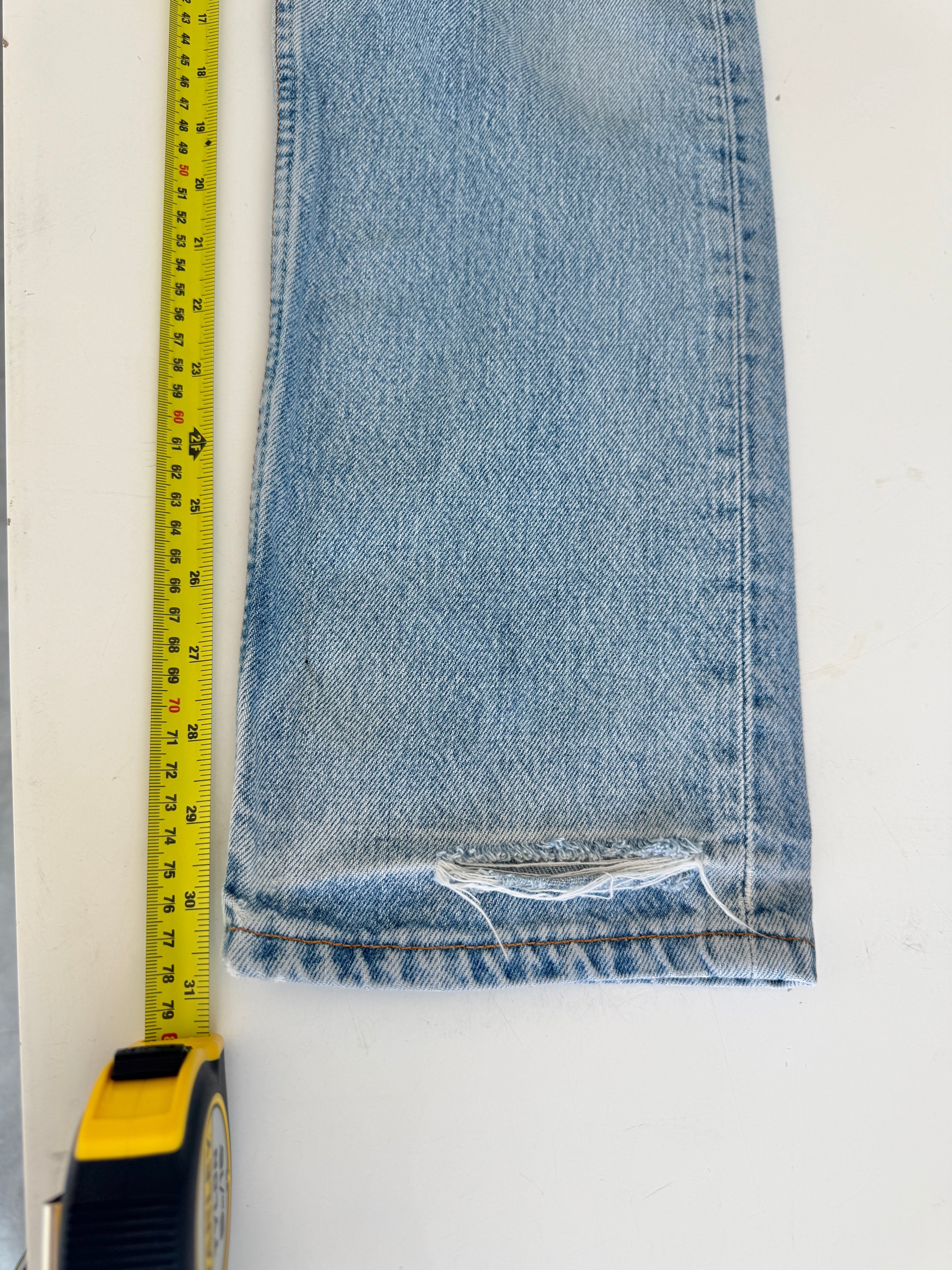 W27 L31 vintage Levis 501 26/27” measured waist medium light blue 501s Y2K nl