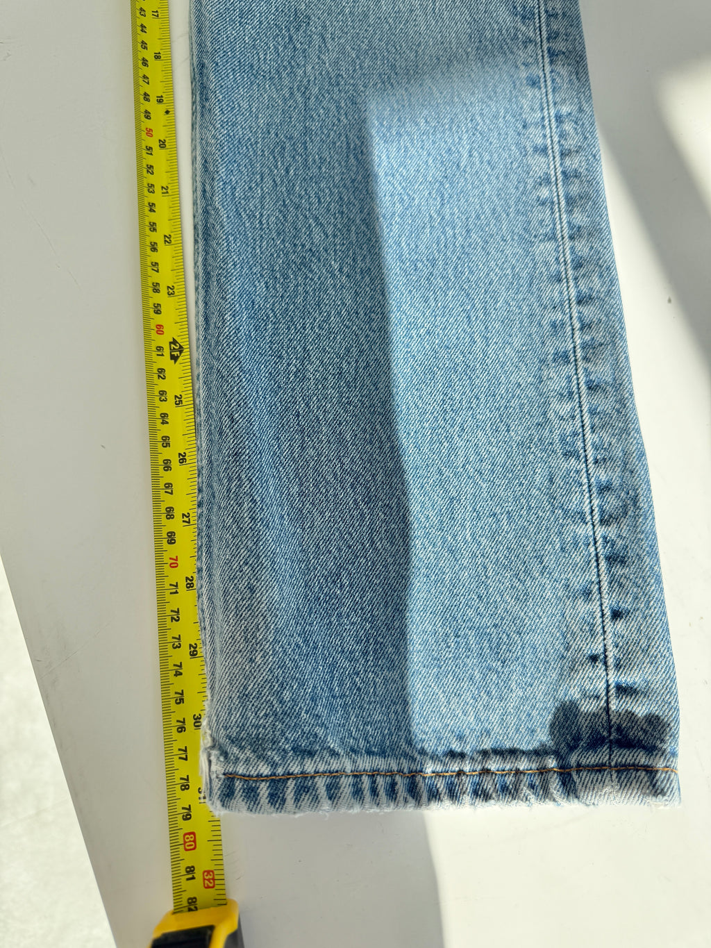 W26 L31 vintage Levis 501 25/26” measured waist medium light blue 501s Y2K denim