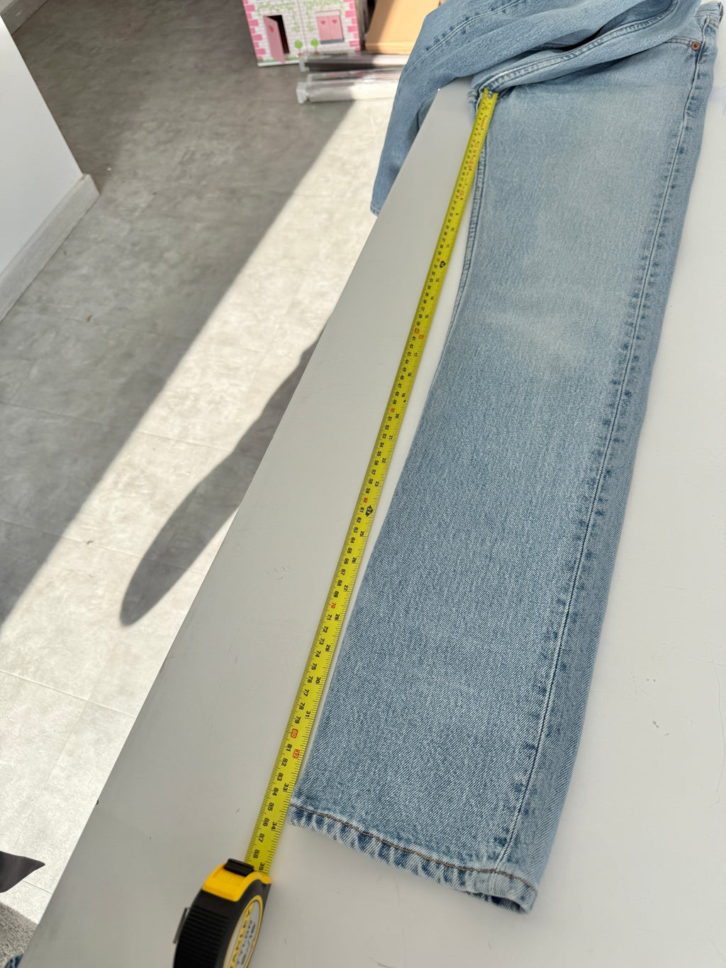 W25 L33 vintage Levis 501s 24/25” medium blue denim Levi’s 501s 90s USA