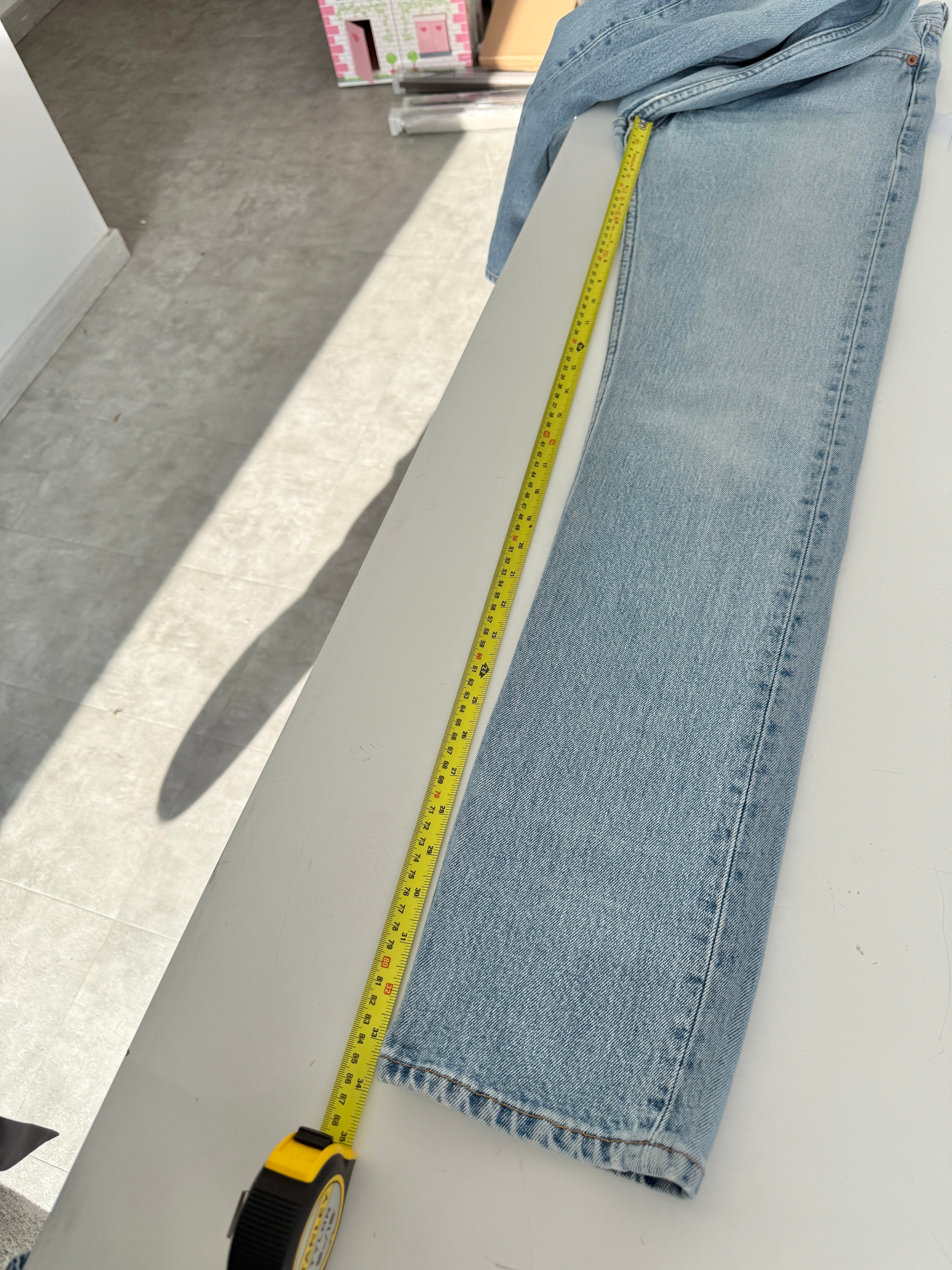 W25 L33 vintage Levis 501s 24/25” medium blue denim Levi’s 501s 90s USA