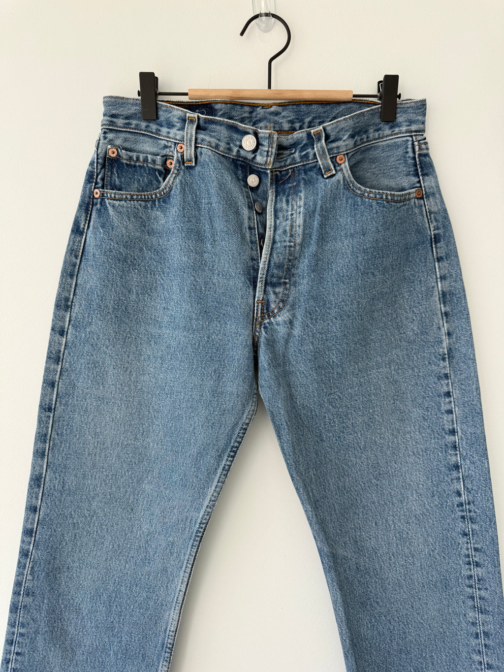 W29 L29 vintage Levis 501 28/29” measured waist dark blue 90s USA 501s