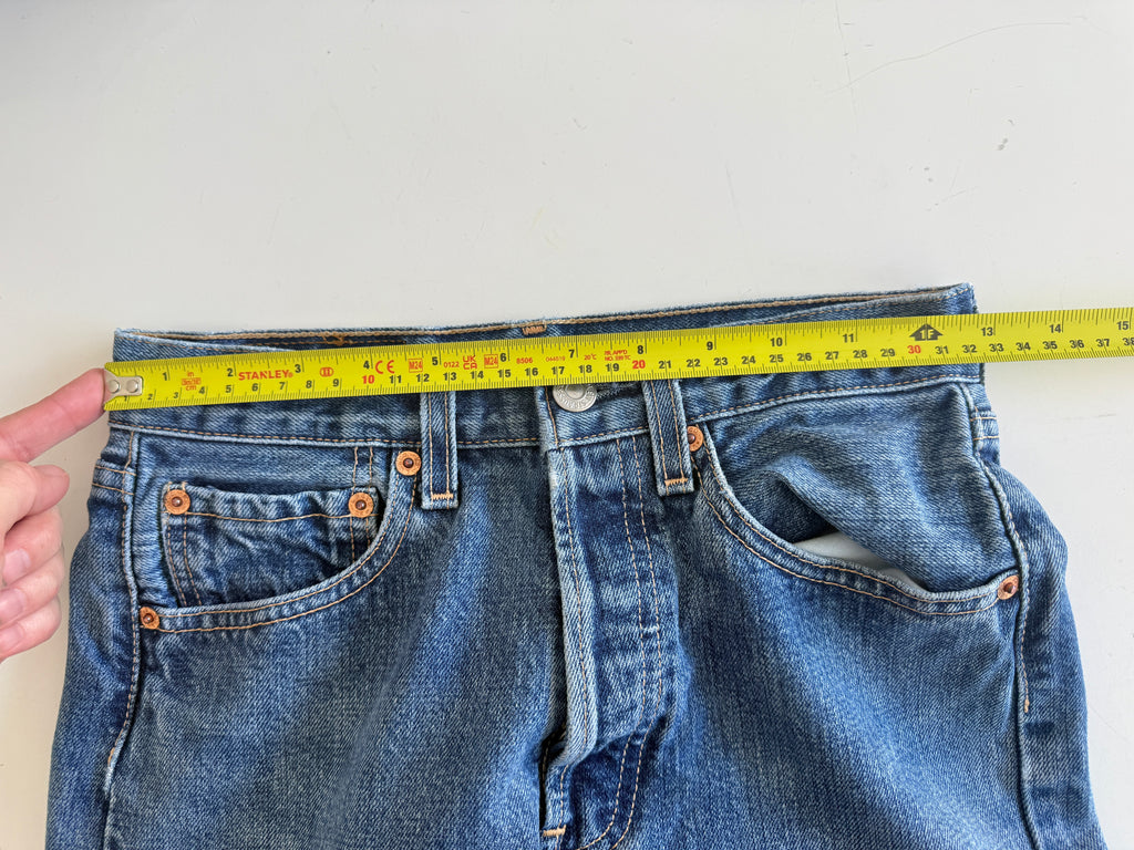 W24 L31 vintage Levis 501 23/24” measured waist dark faded blue 90s 501s
