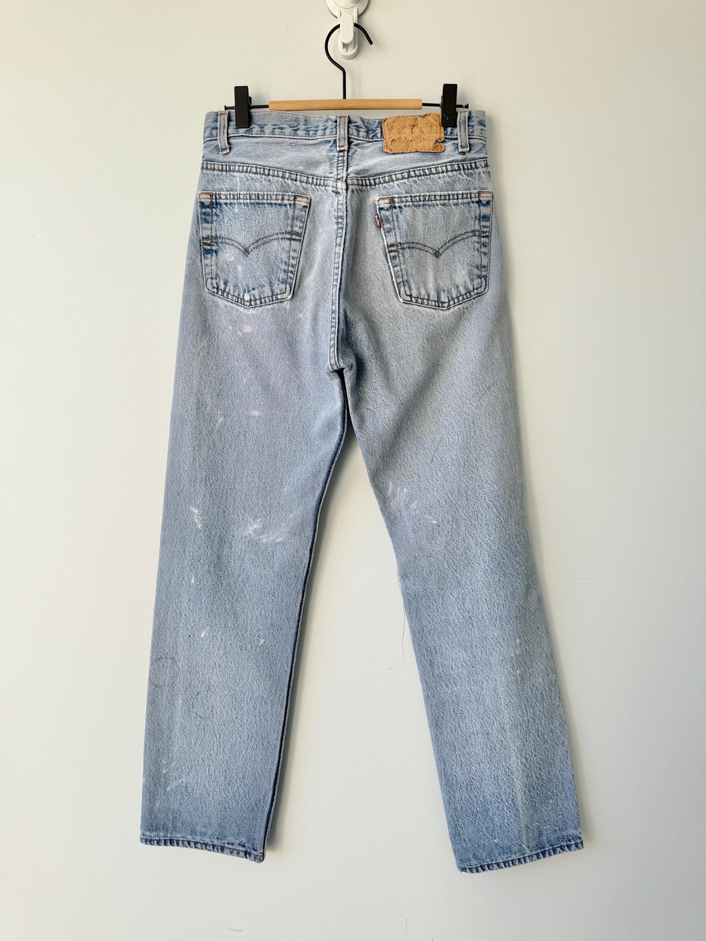 W27 L30 vintage Levis 501 26-27” measured light blue made in 80s USA