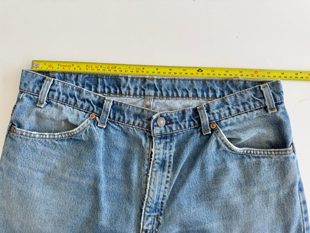 W36 L31 vintage Levis 505 medium blue 35/37” measured waist 501s 90s USA