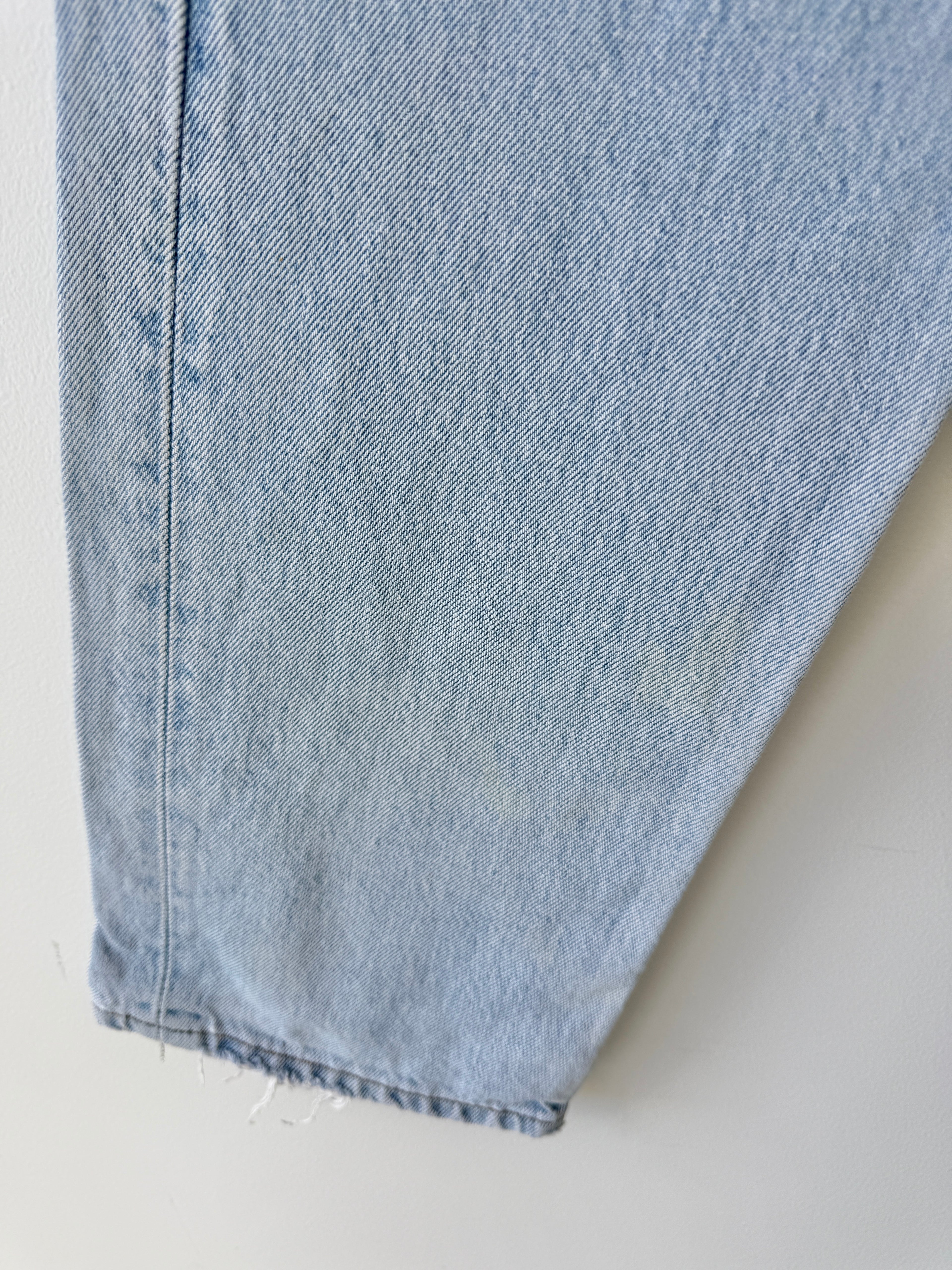 W30 L31 vintage Levis 501 29/30” light blue Levi’s 501s destroyed but beautiful denim