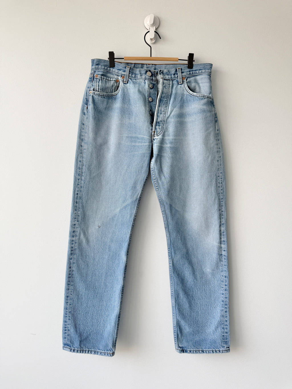 W31 L30 vintage Levis 501 30/31” measured light blue denim faded blue y2k levi’s 501s