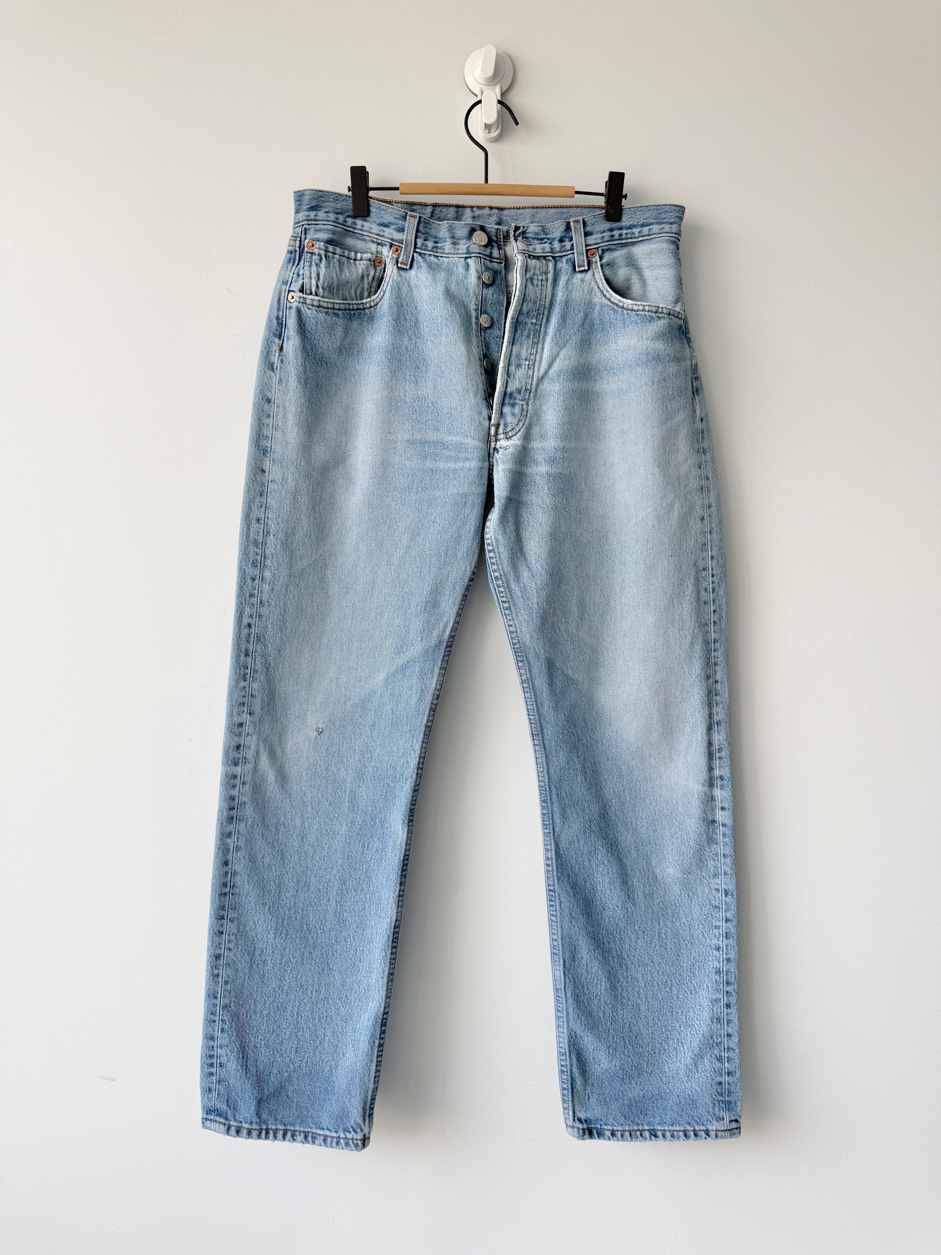 W31 L30 vintage Levis 501 30/31” measured light blue denim faded blue y2k levi’s 501s