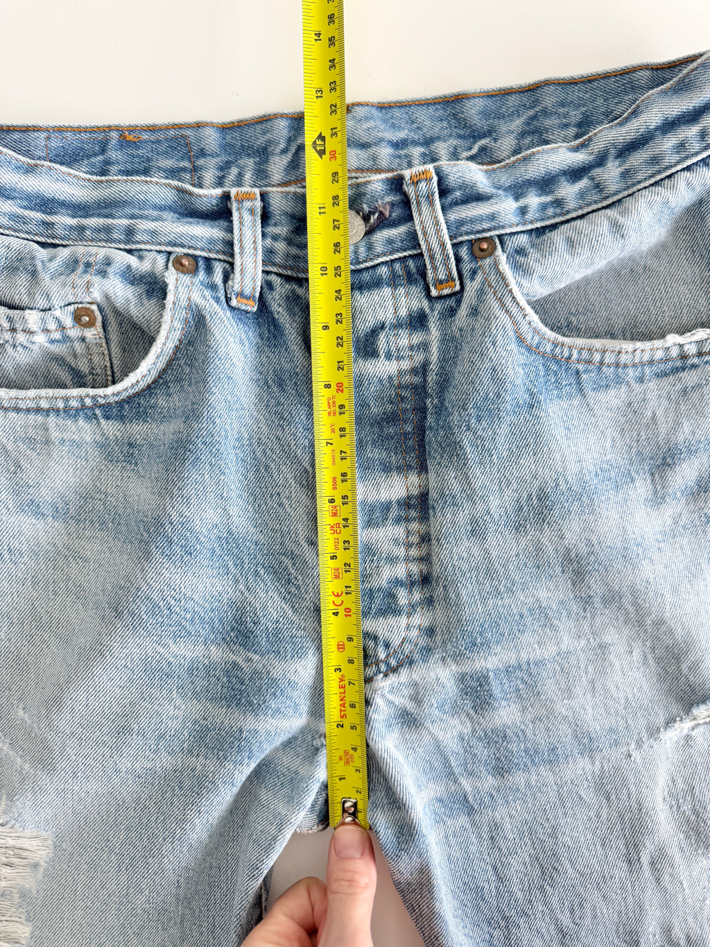 W30 L30 vintage Levis 501 29-30” measured distressed light blue denim 80s 501s