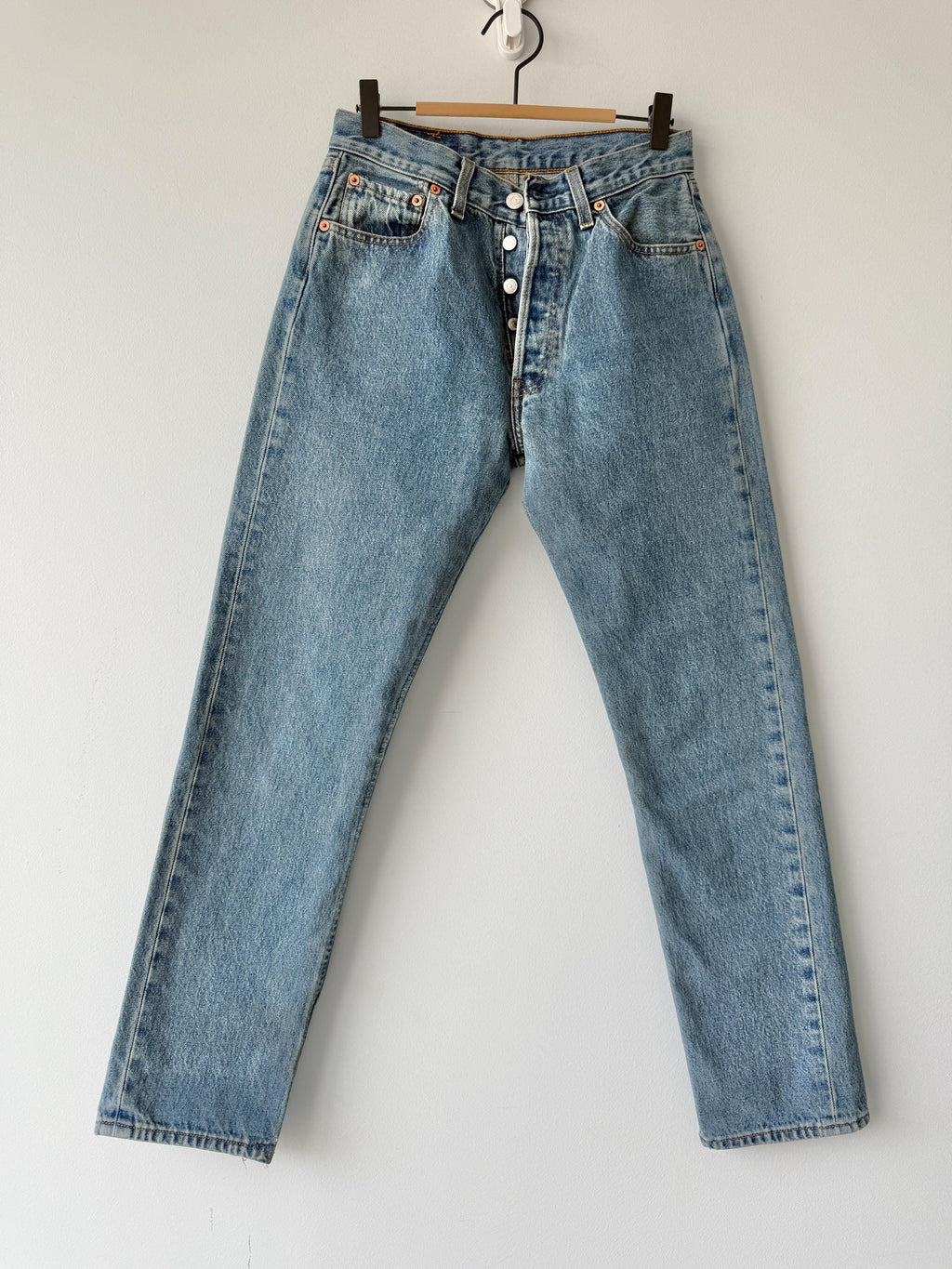 W27 L30 re done Levis 501 vintage 26-27” measured waist medium blue