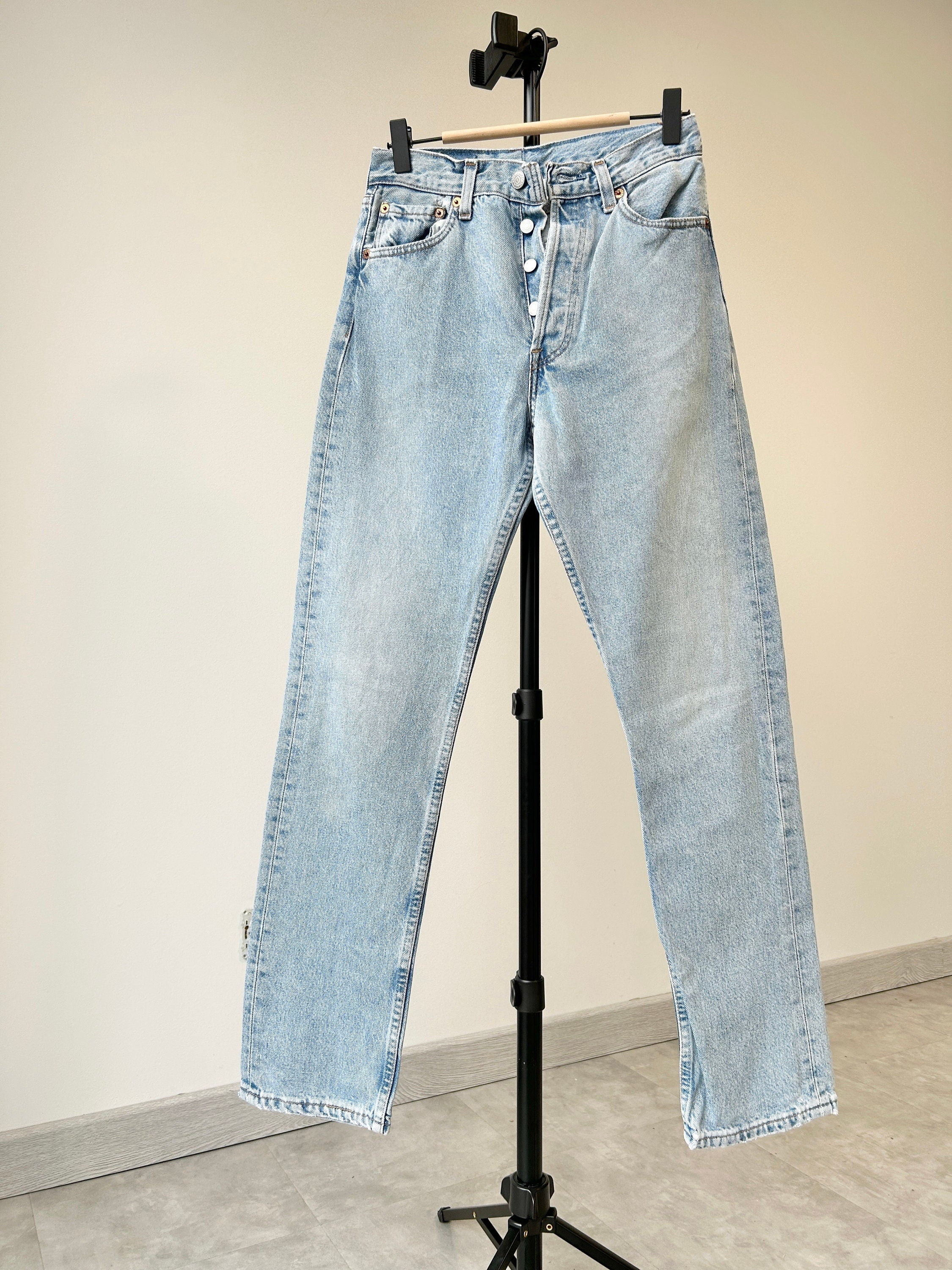 Levis 501 jeans w25 L29 light blue 90s levis faded Stonewash light blue denim 501 vintage Levi’s faded blue denim 501 vintage