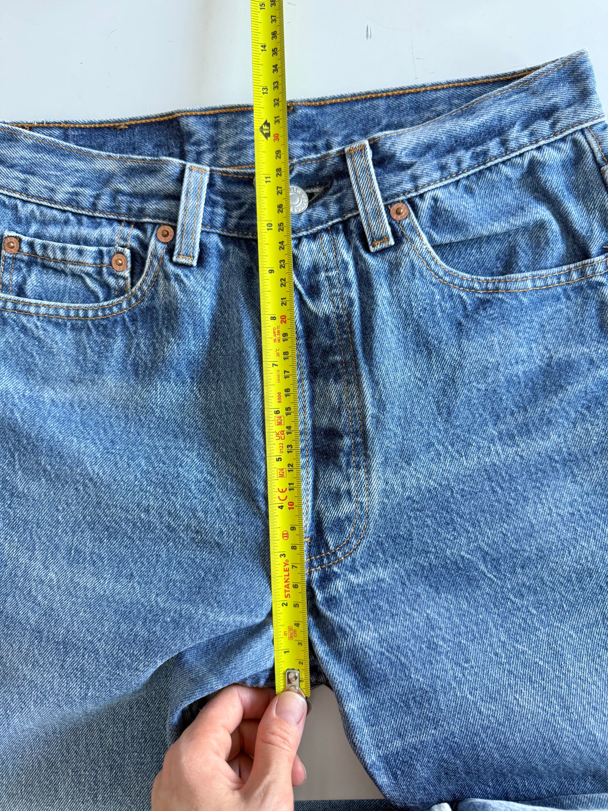 W27 L31 vintage Levis 501 dark faded blue 26/27” measured waist 90s USA levis 501s
