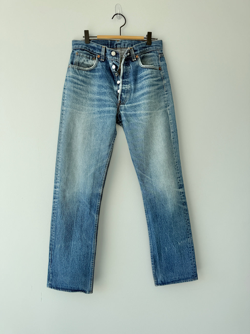 Soft W29 L30 vintage Levis 501s 28/29” measured dark fade whiskers blue denim Levi’s 501s 80s USA