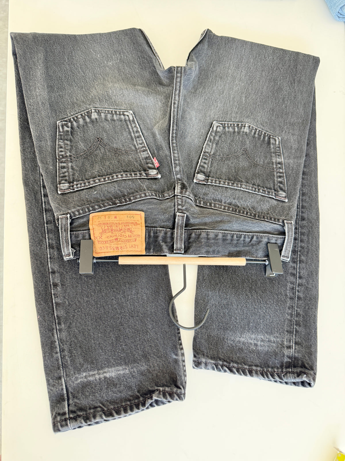 W27 L31 vintage Levis 501s 26/27” measured black faded 501s 90s USA